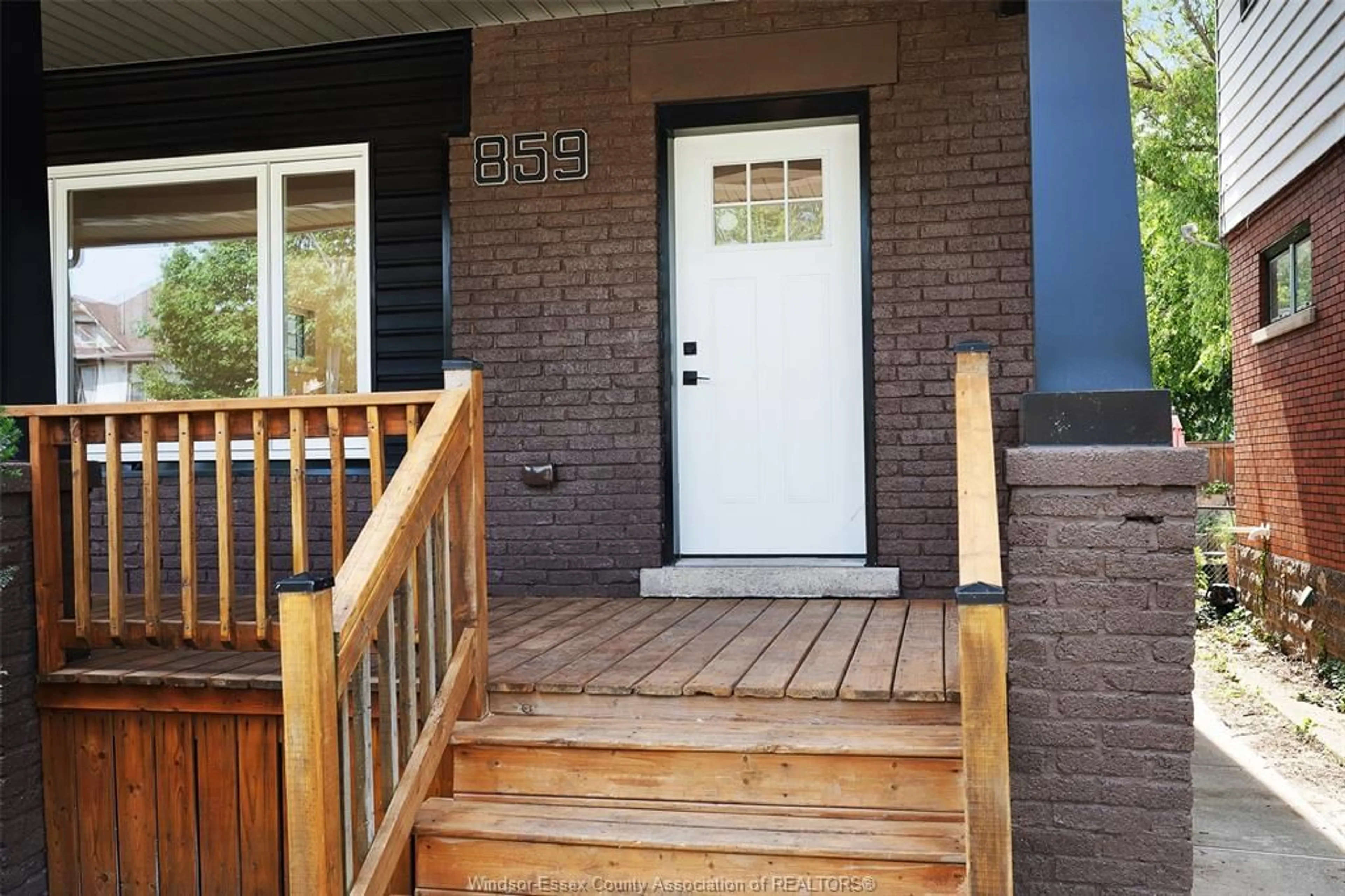 Unknown for 859 MOY Ave, Windsor Ontario N9A 2N7