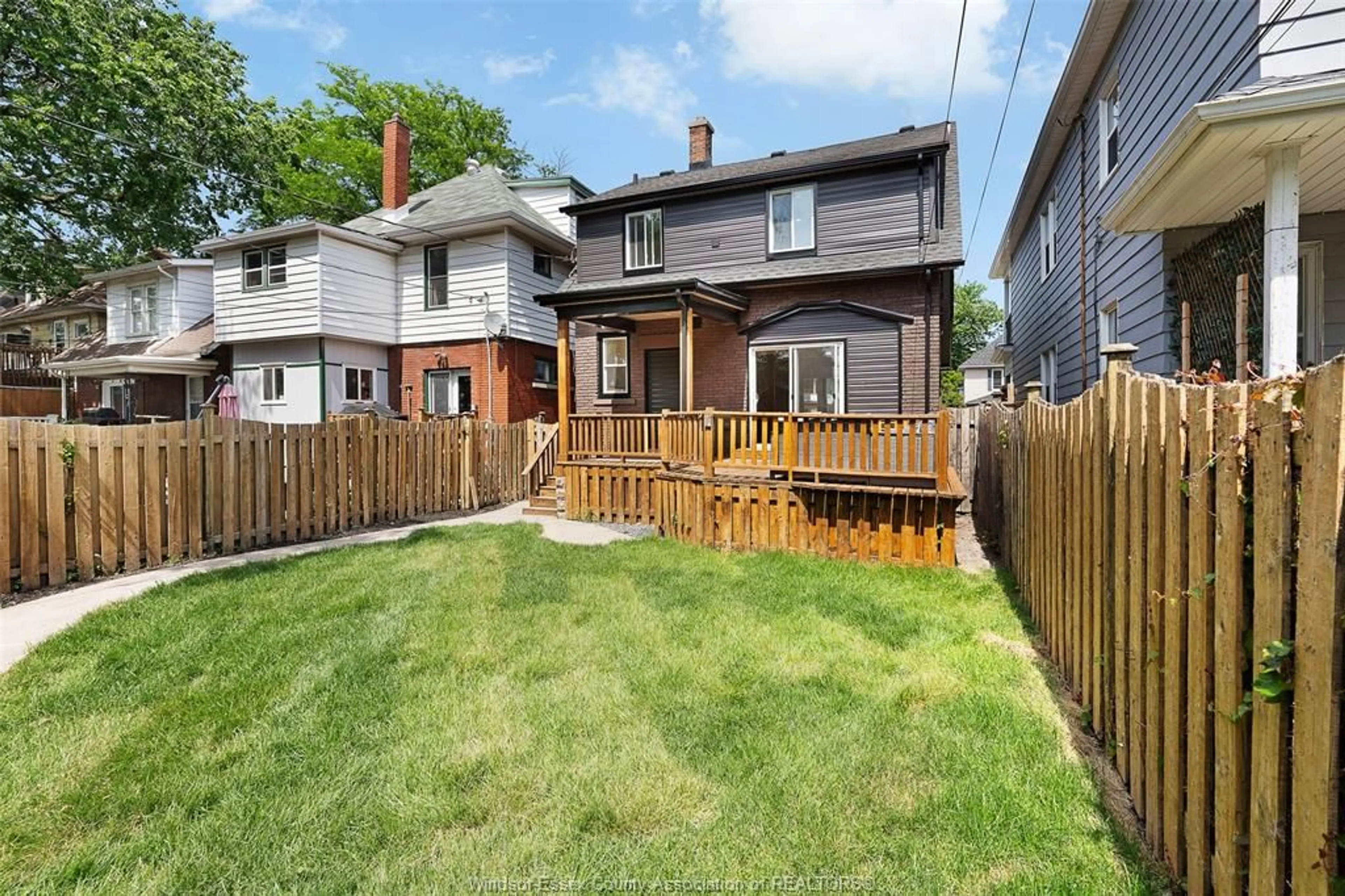 A pic from outside/outdoor area/front of a property/back of a property/a pic from drone, street for 859 MOY Ave, Windsor Ontario N9A 2N7