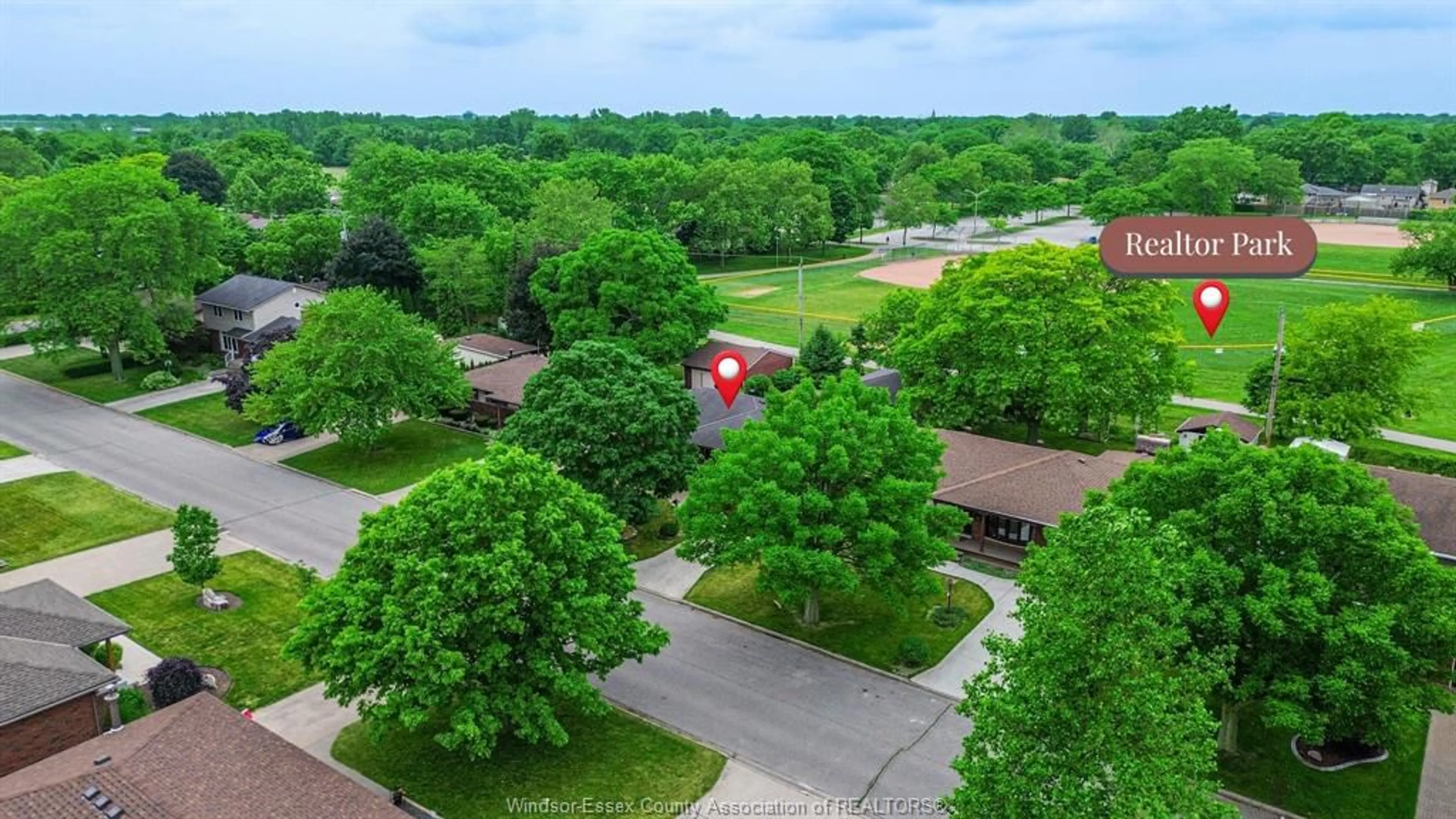 A pic from outside/outdoor area/front of a property/back of a property/a pic from drone, unknown for 1165 COVENTRY, Windsor Ontario N8S 2W8