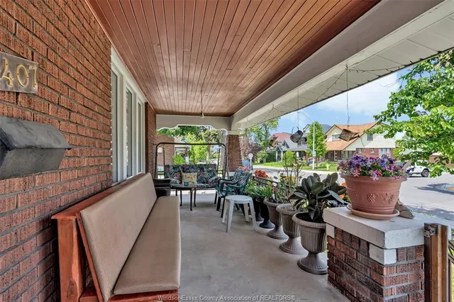 1407 HALL, Windsor 5