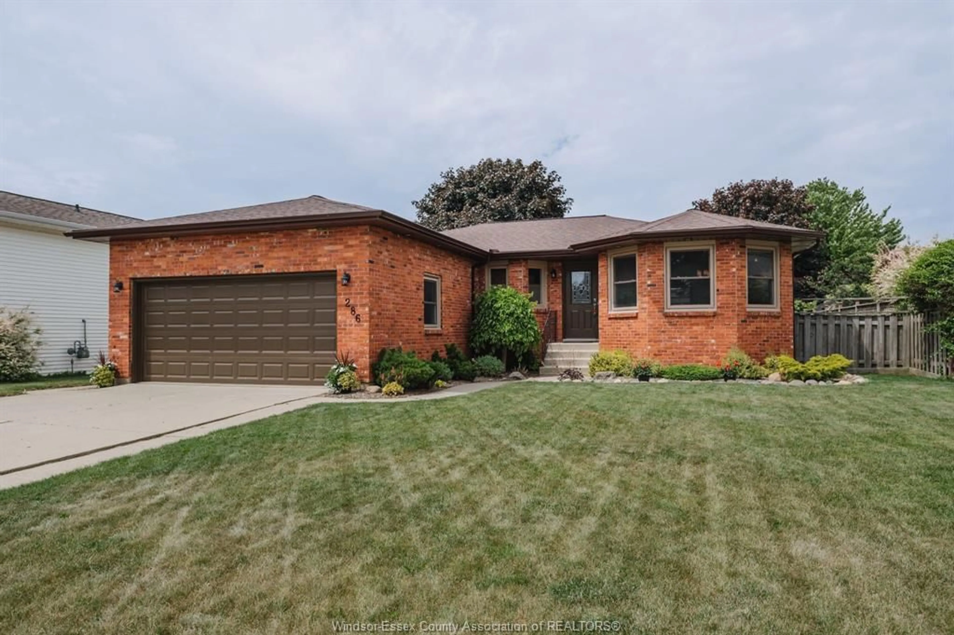 Home with brick exterior material, street for 286 Cherrywood, Kingsville Ontario N9Y 3R4