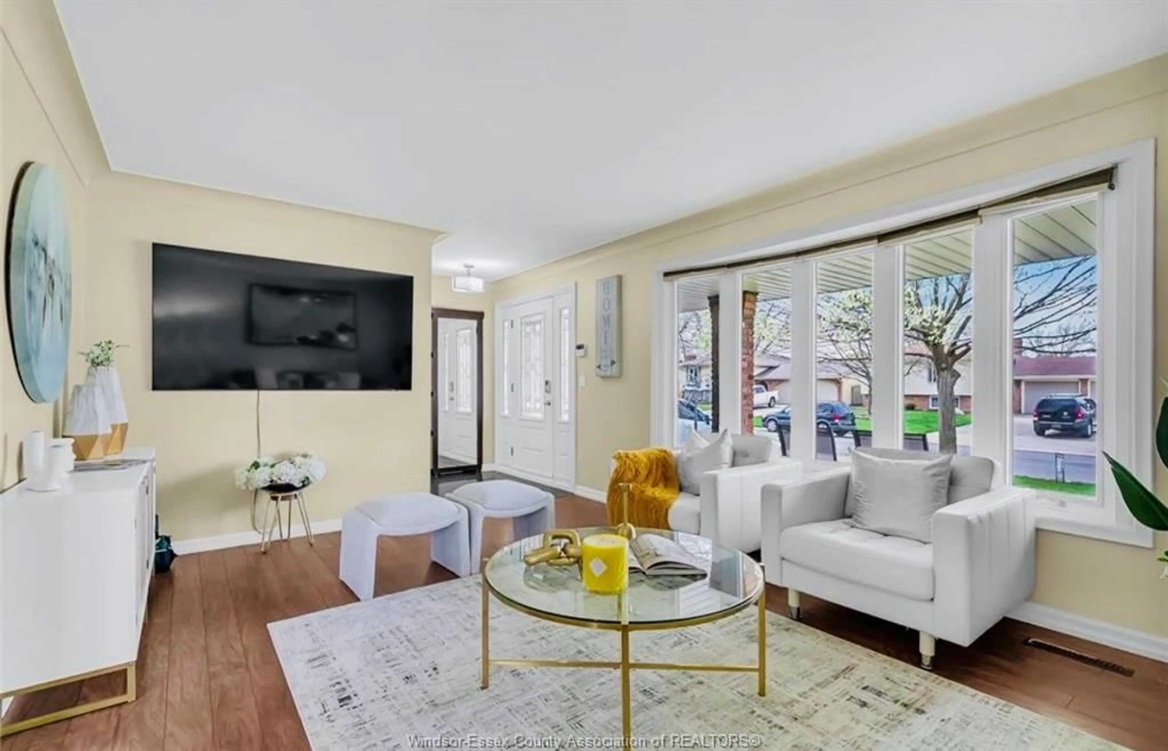 Living room with furniture, unknown for 386 WOODRIDGE, Tecumseh Ontario N8N 3A8