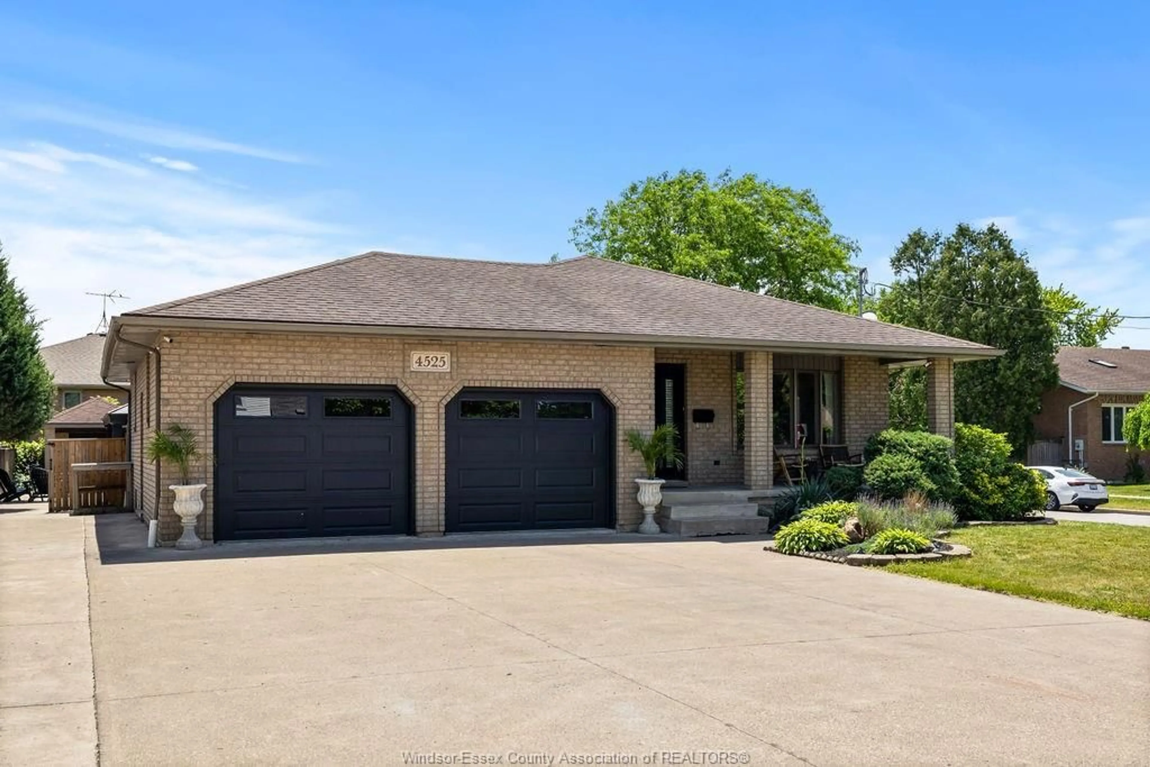 Unknown for 4525 GRAND MARAIS RD E, Windsor Ontario N8W 1X5