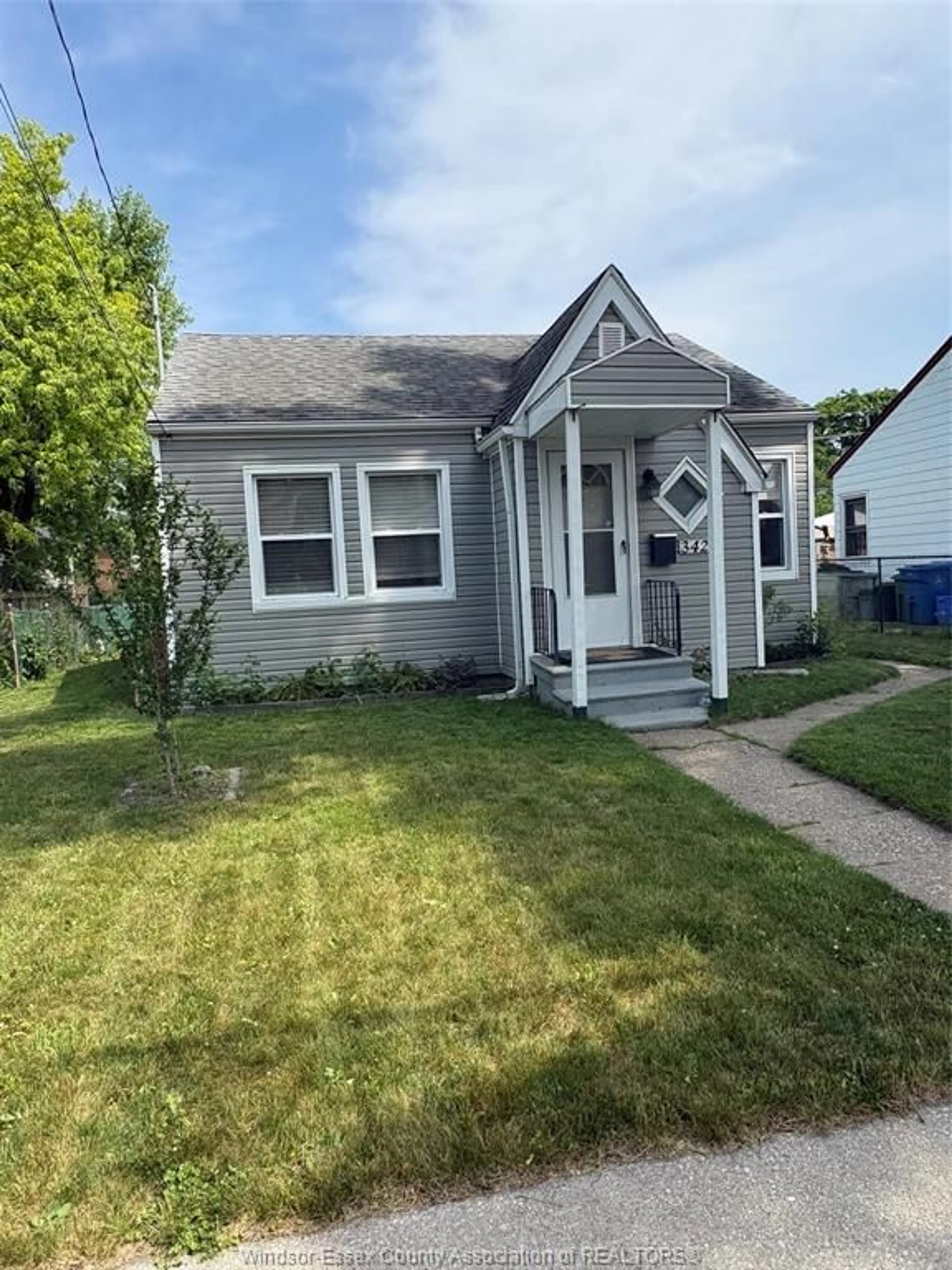 Home with vinyl exterior material, street for 3425 HARRIS, Windsor Ontario N9C 1N6