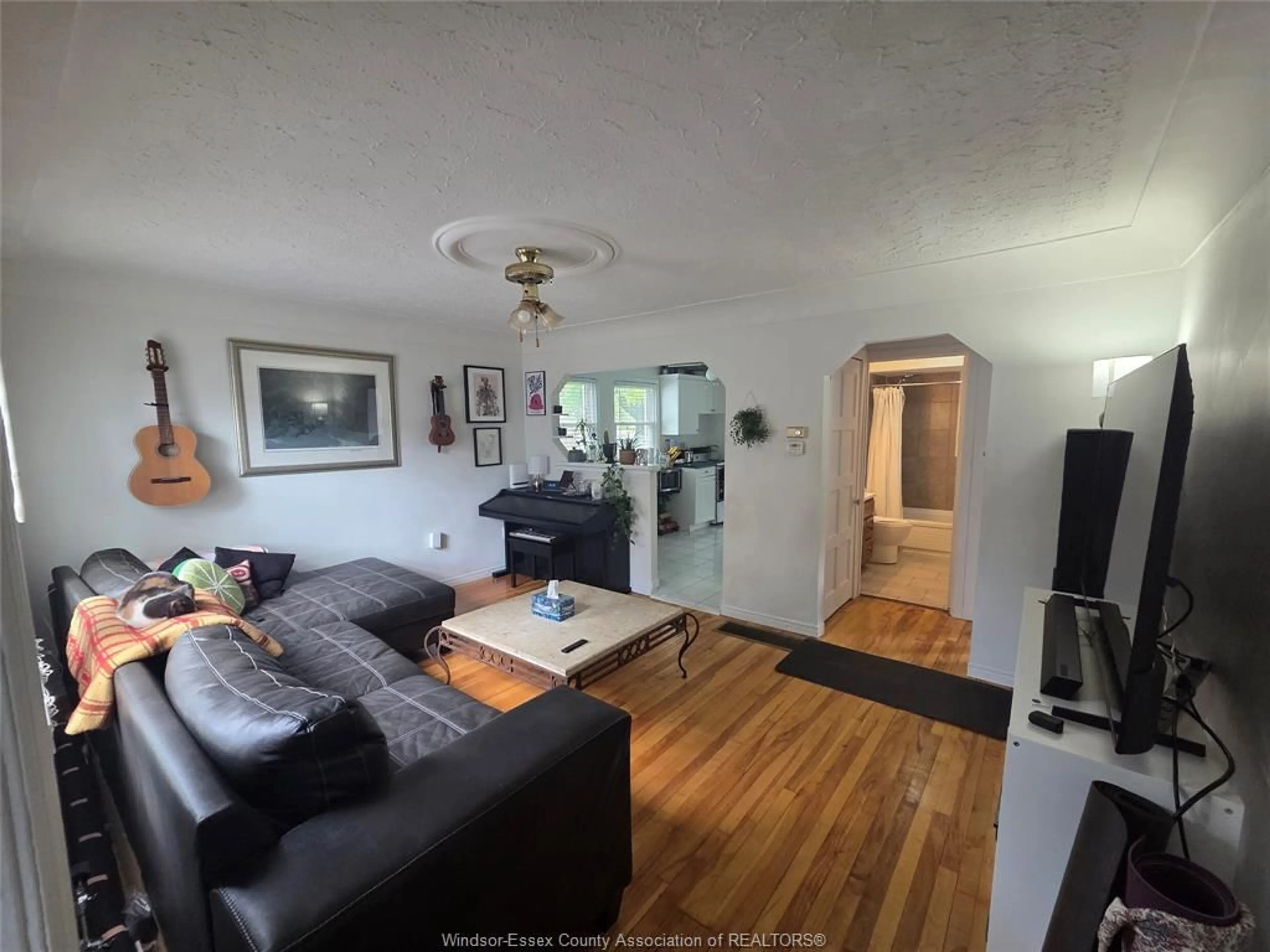 Living room with furniture, unknown for 3425 HARRIS, Windsor Ontario N9C 1N6