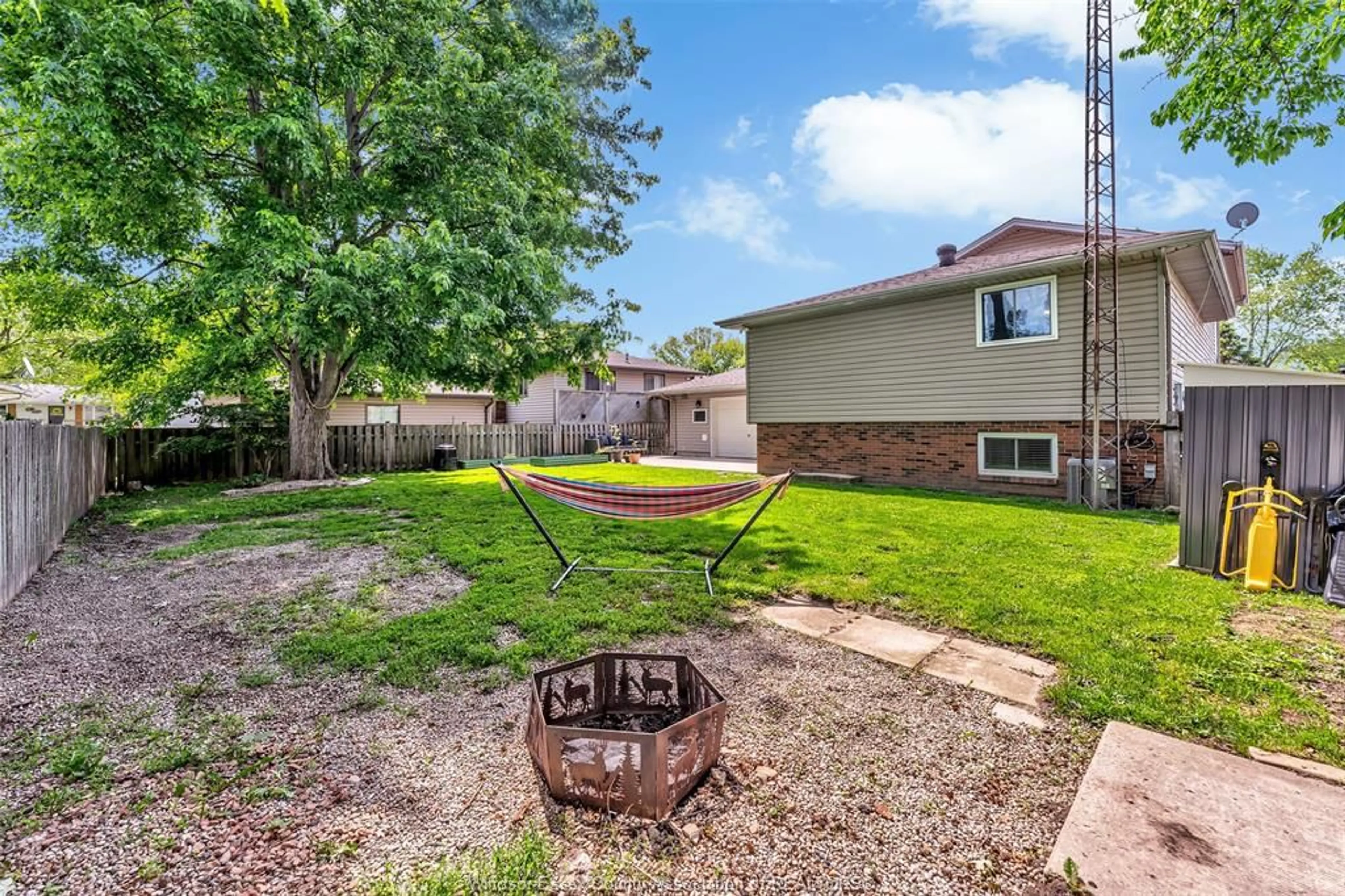 Patio, street for 309 MARIE St, Lakeshore Ontario N0R 1A0