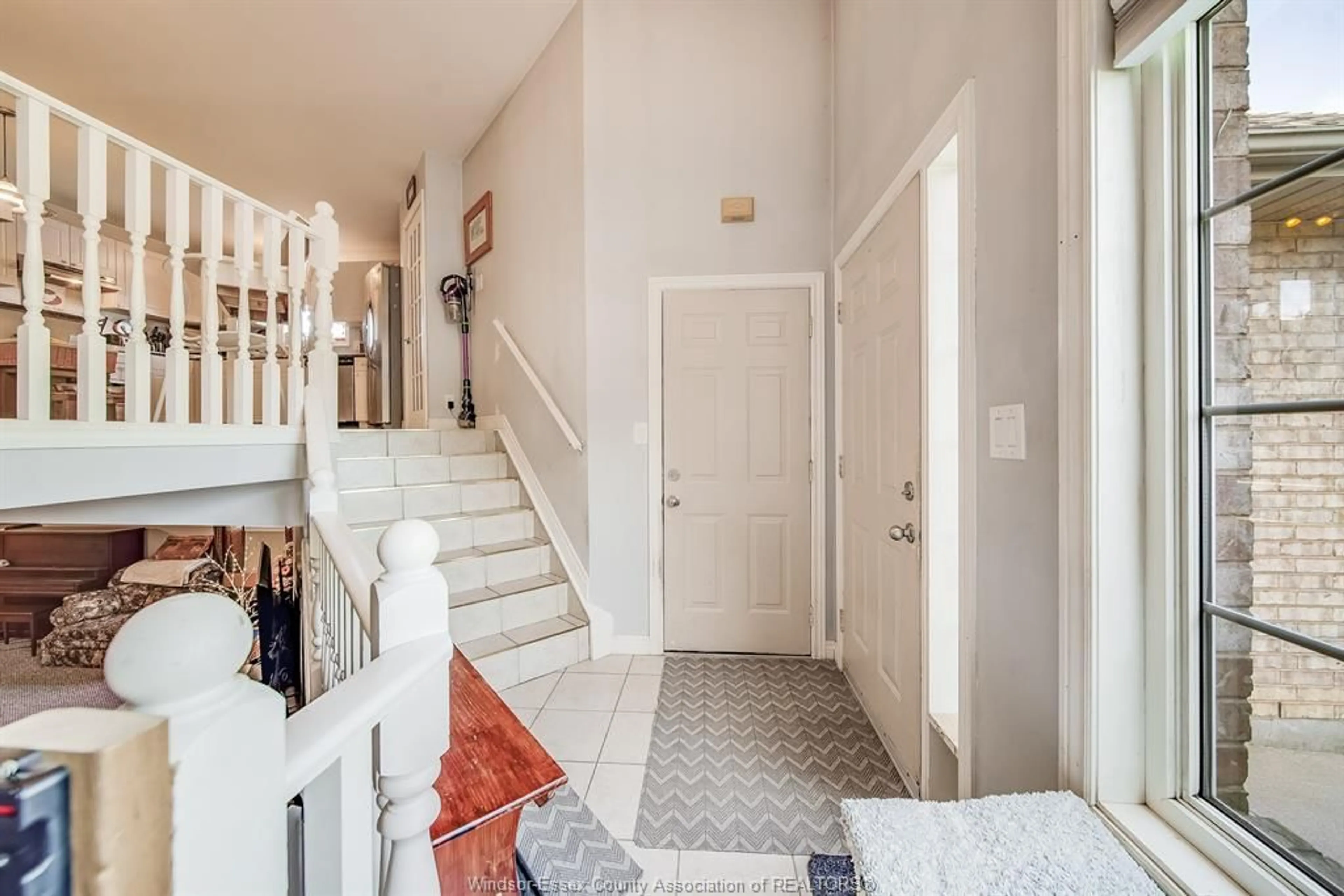 Indoor entryway for 3 ANFRED St, Leamington Ontario N8H 5L2