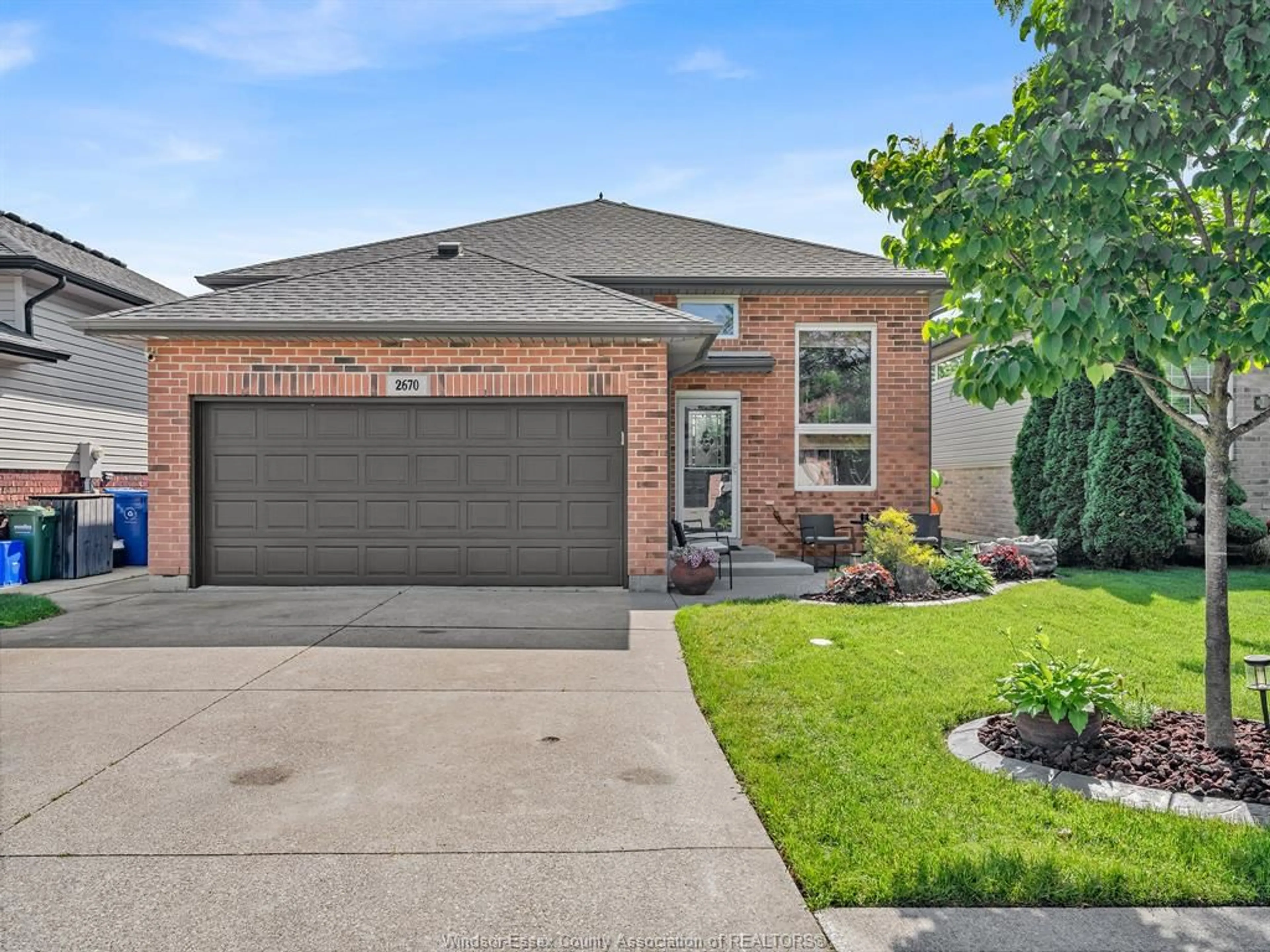 Home with brick exterior material, street for 2670 MAITLAND Ave, Windsor Ontario N8P 1Y9