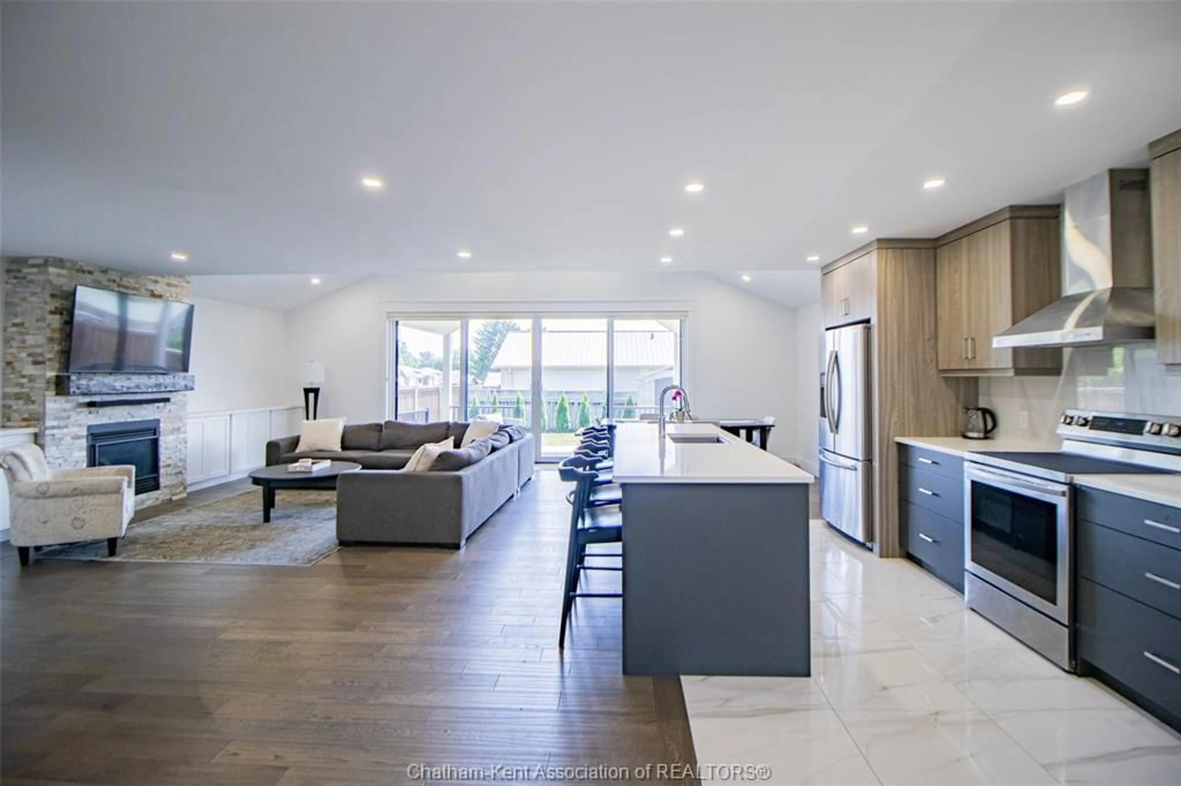Open concept kitchen, unknown for 16 Cabot Trail, Chatham Ontario N7L 0A4