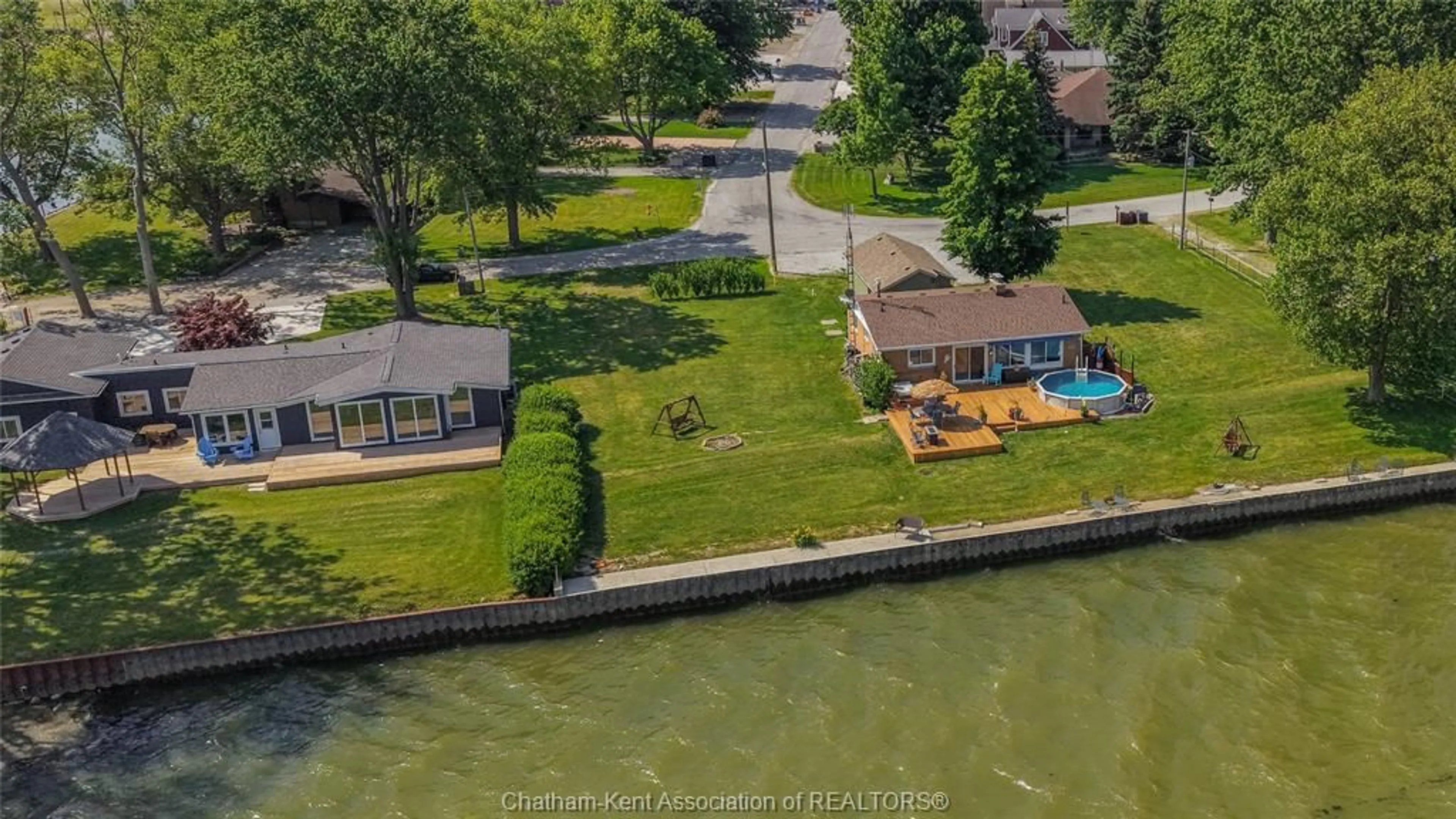 A pic from outside/outdoor area/front of a property/back of a property/a pic from drone, water/lake/river/ocean view for 85 ISLAND Cres, Lighthouse Cove Ontario N0P 2L0
