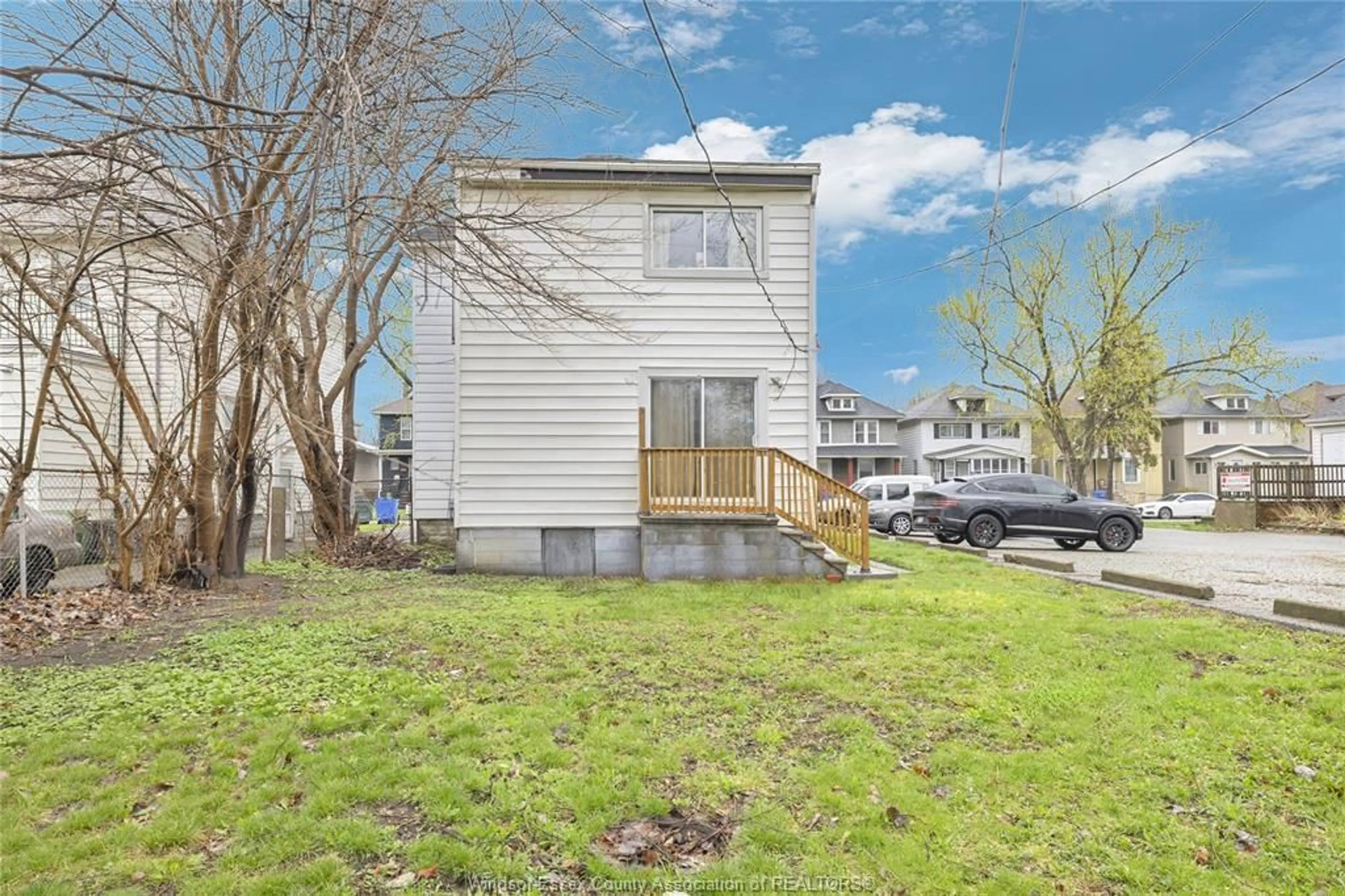 Unknown for 227 BRIDGE Ave, Windsor Ontario N9B 2M1