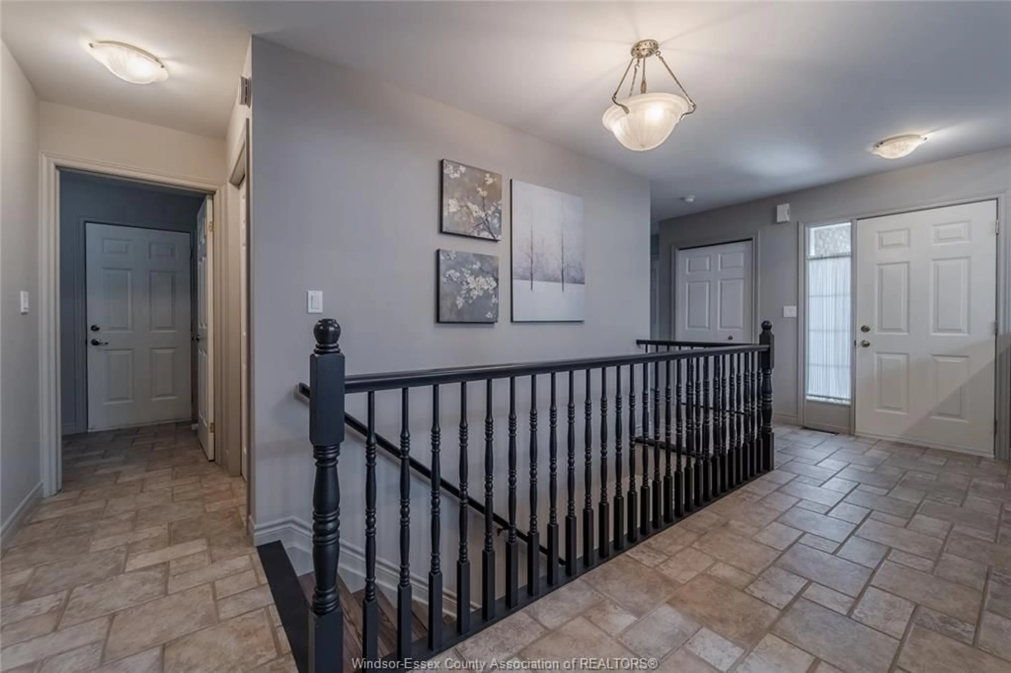 Indoor entryway for 1347 North Rear Rd, Lakeshore Ontario N0R 1A0