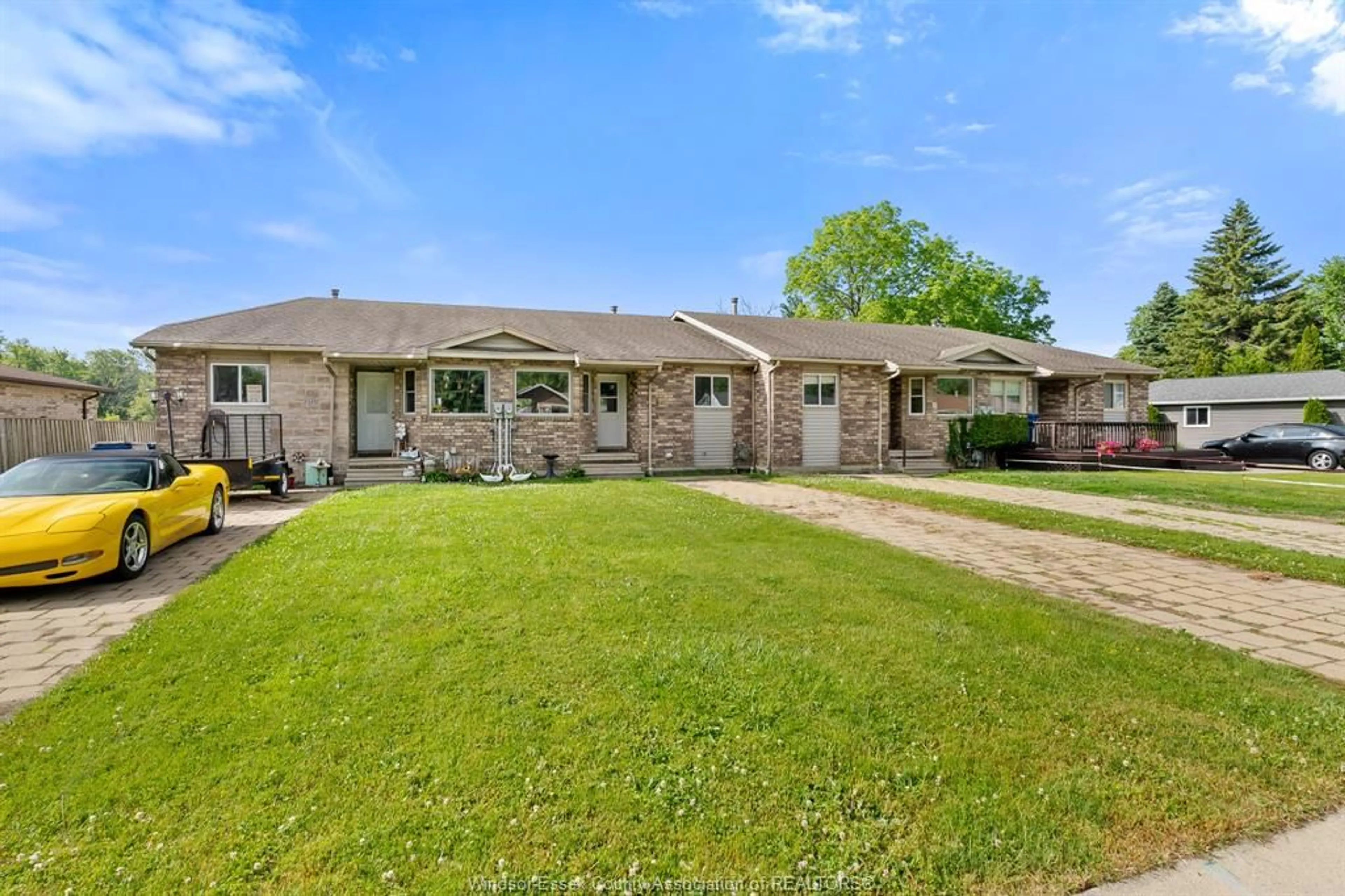 A pic from outside/outdoor area/front of a property/back of a property/a pic from drone, street for 142 Lamarsh St, Wheatley Ontario N0P 2P0