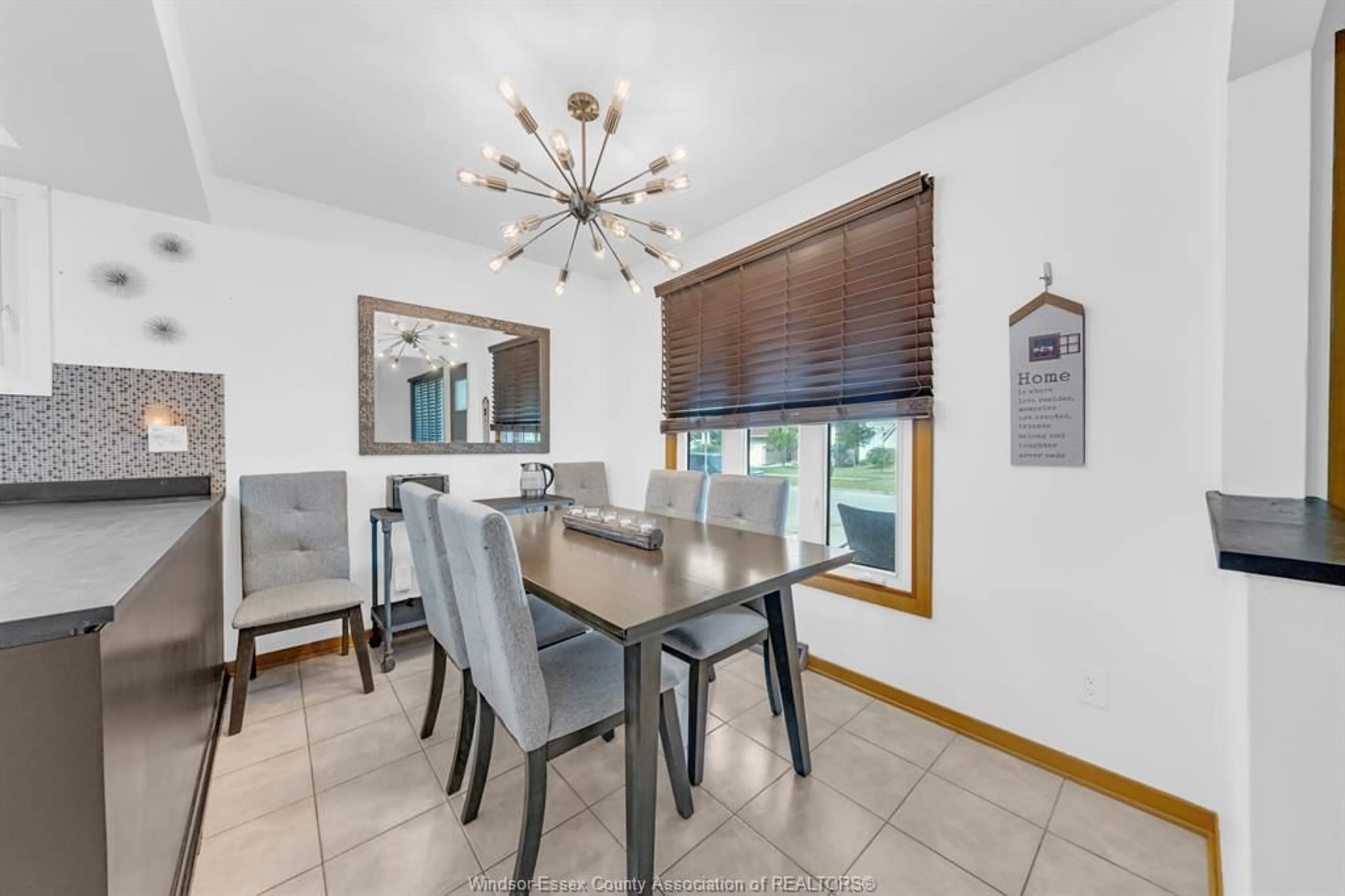 Dining room, ceramic/tile floor for 2471 CHANDLER Rd, Windsor Ontario N8W 4A7