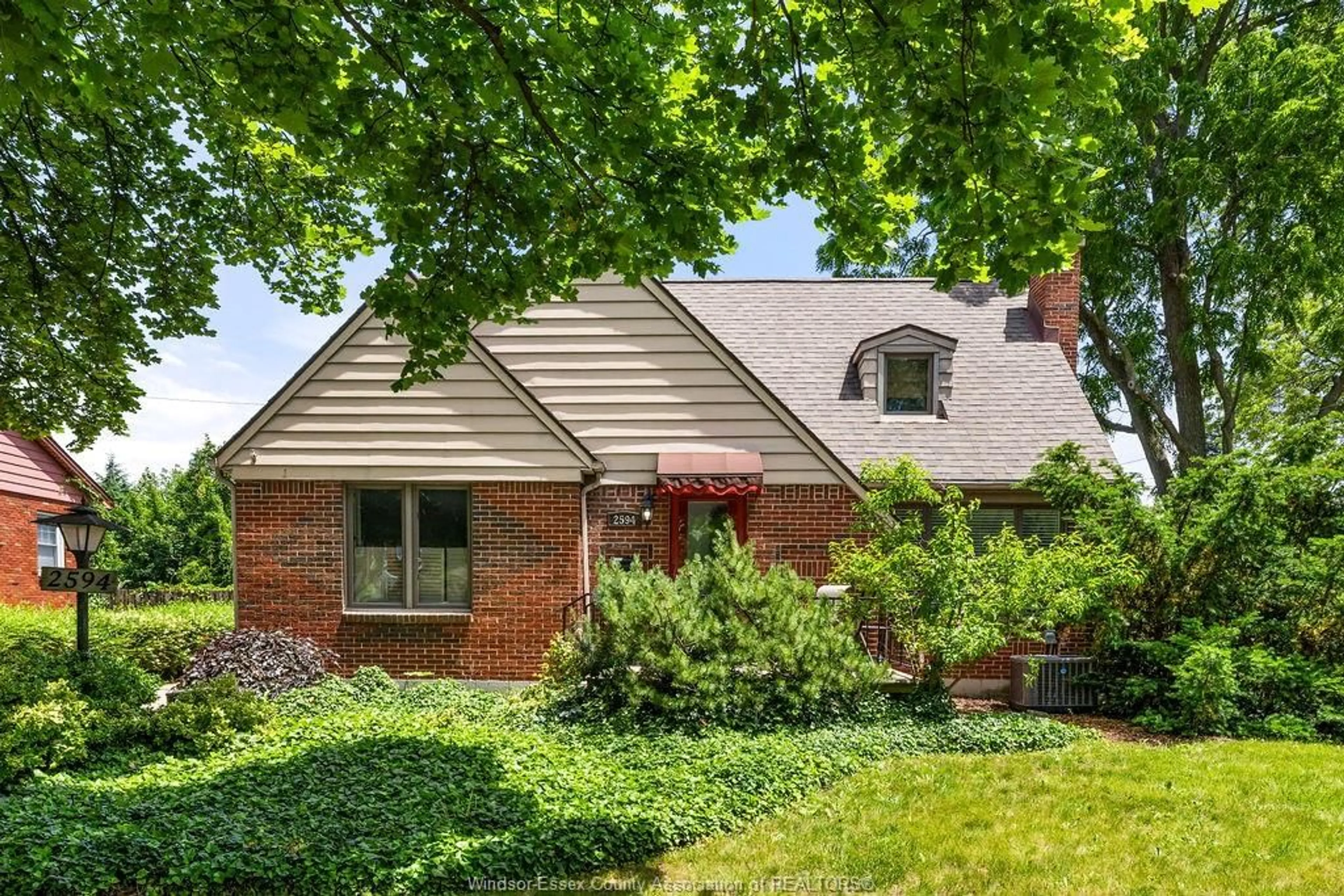 Home with brick exterior material, street for 2594 BUCKINGHAM, Windsor Ontario N8T 2B6