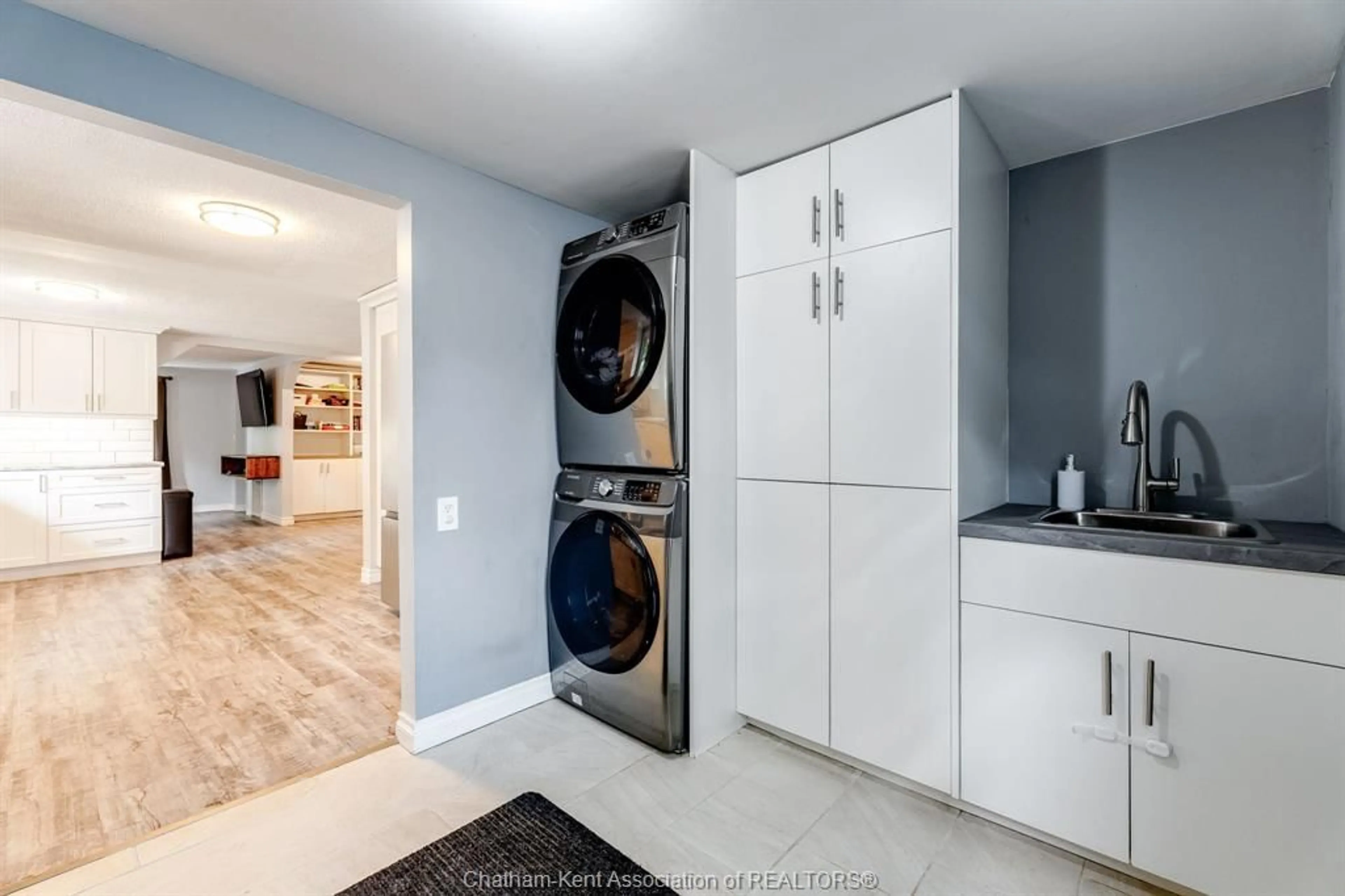 Laundry room for 19431 Charing Cross Rd, Cedar Springs Ontario N0P 1E0
