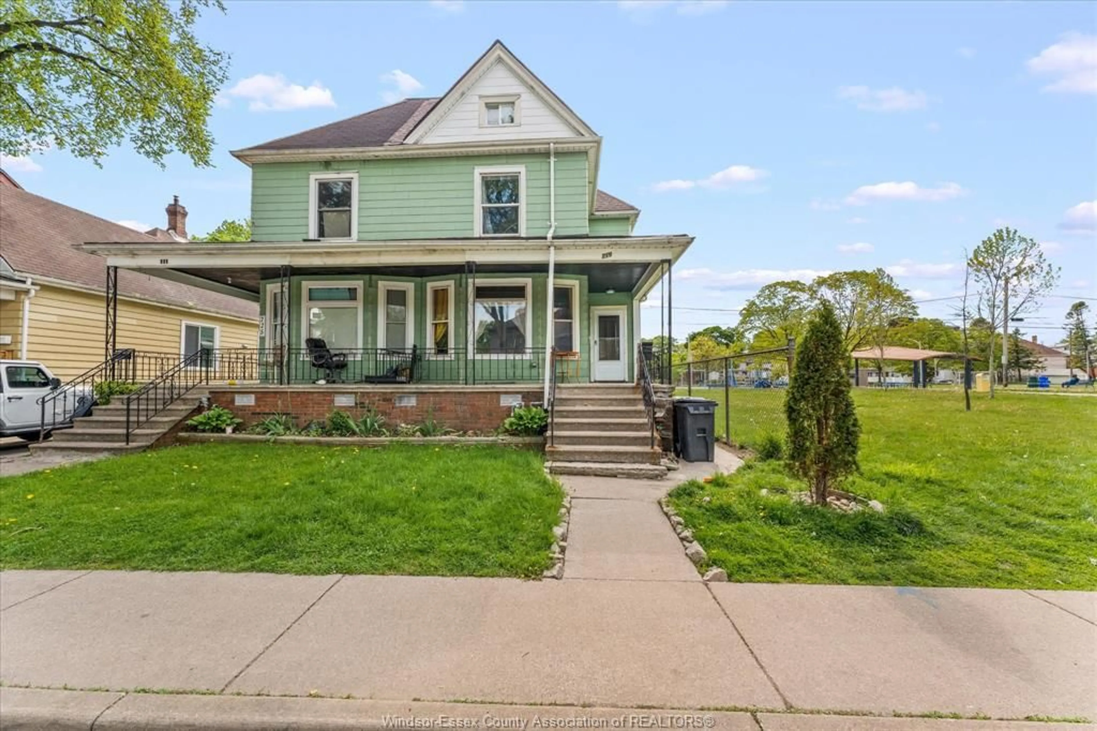 Home with vinyl exterior material, street for 719 CHURCH, Windsor Ontario N9A 4T5