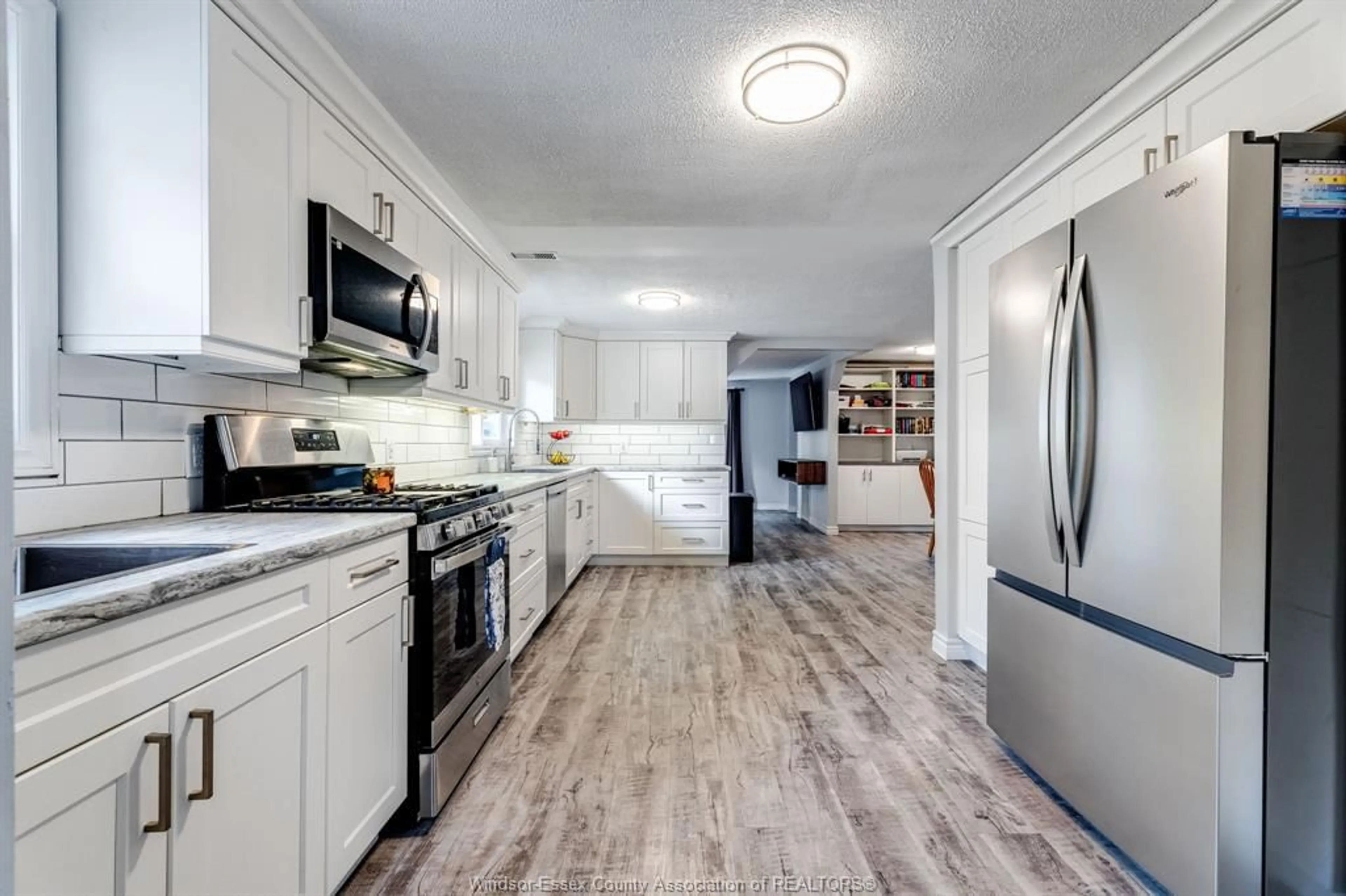 Open concept kitchen, ceramic/tile floor for 19431 Charing Cross Rd, Chatham-Kent Ontario N0P 1E0