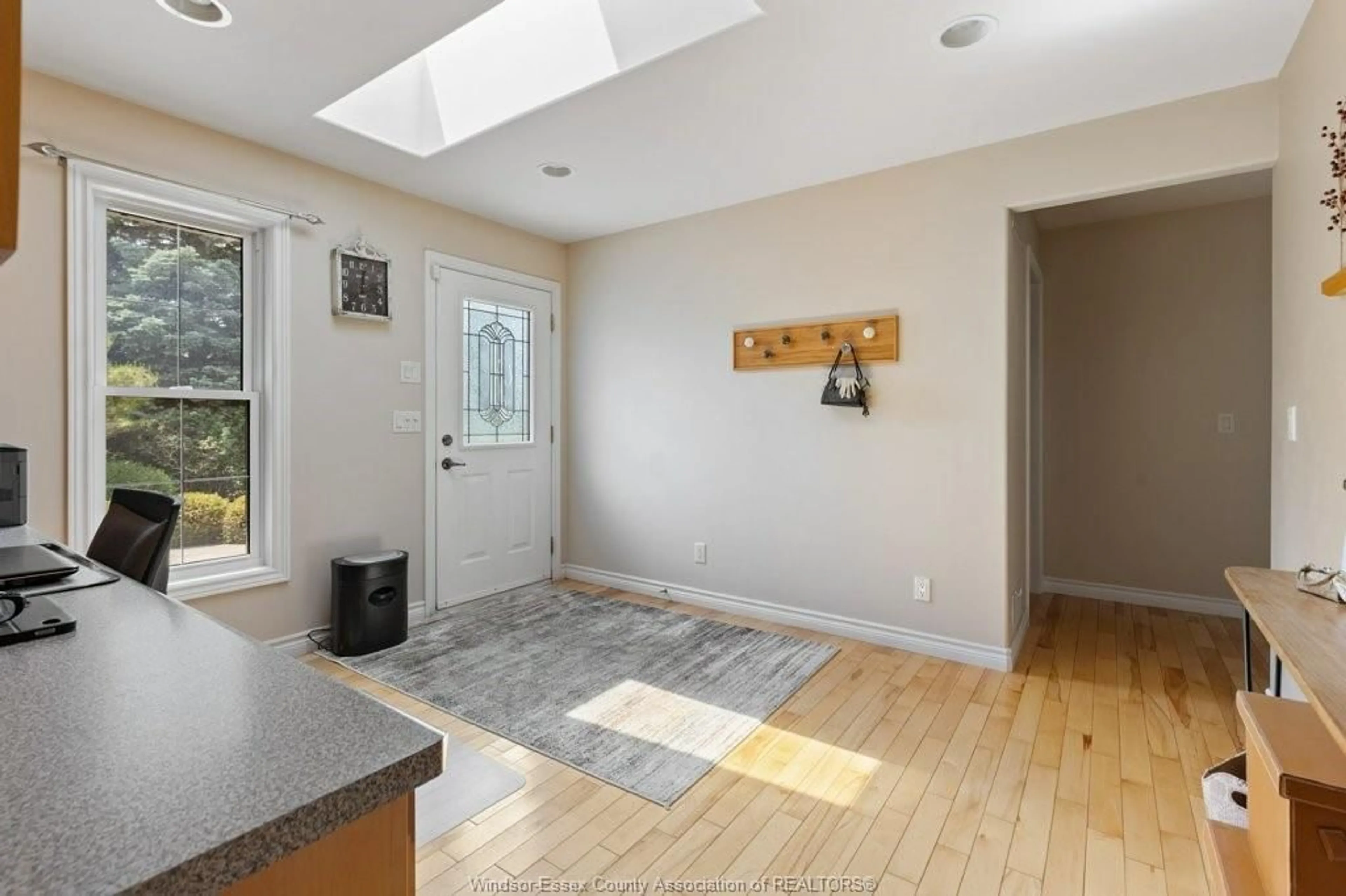 Indoor entryway for 1936 LAKESHORE ROAD 123, Woodslee Ontario N0R 1V0