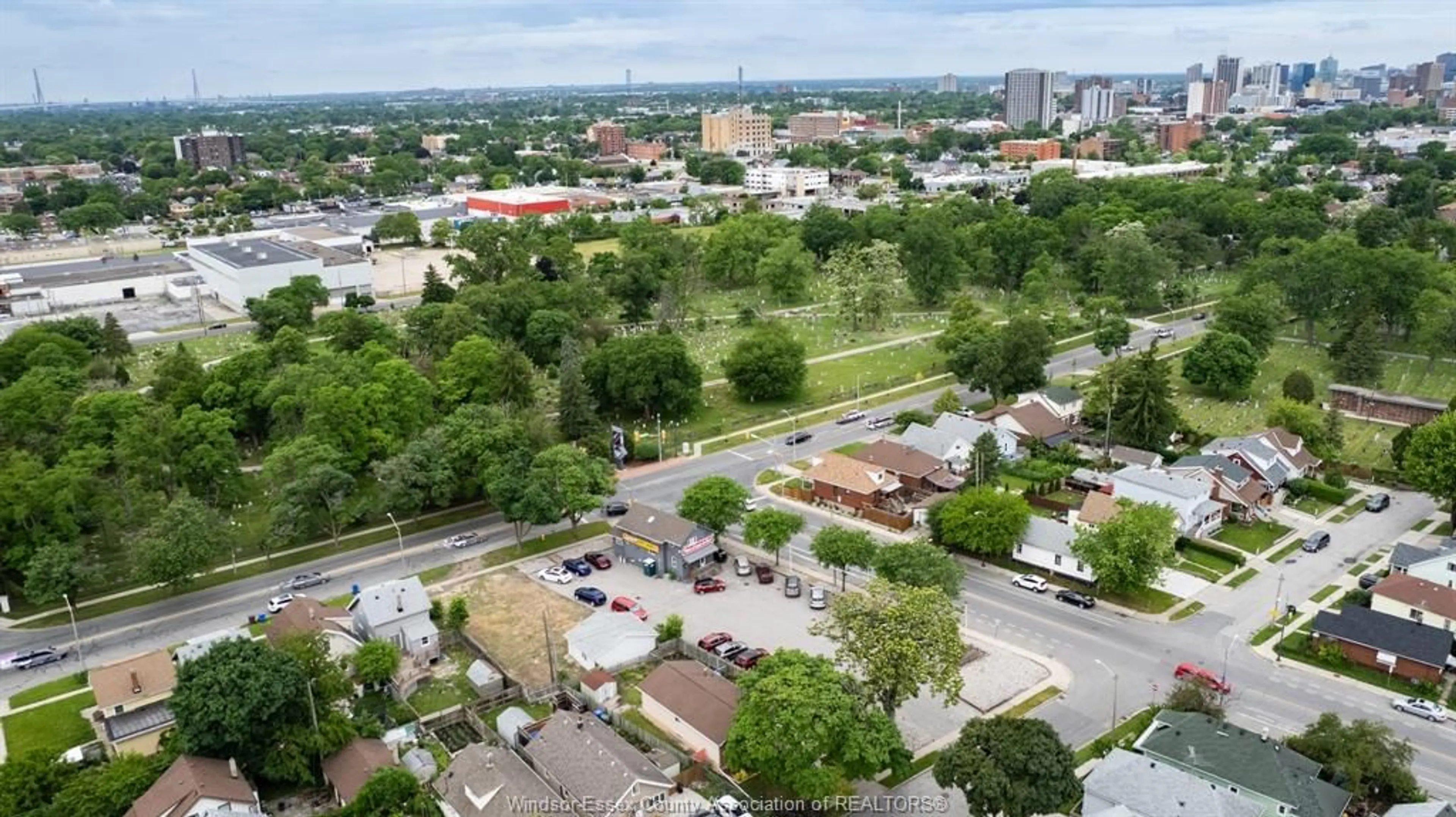 A pic from outside/outdoor area/front of a property/back of a property/a pic from drone, city buildings view from balcony for 1360-76 HOWARD Ave, Windsor Ontario N8X 3T6