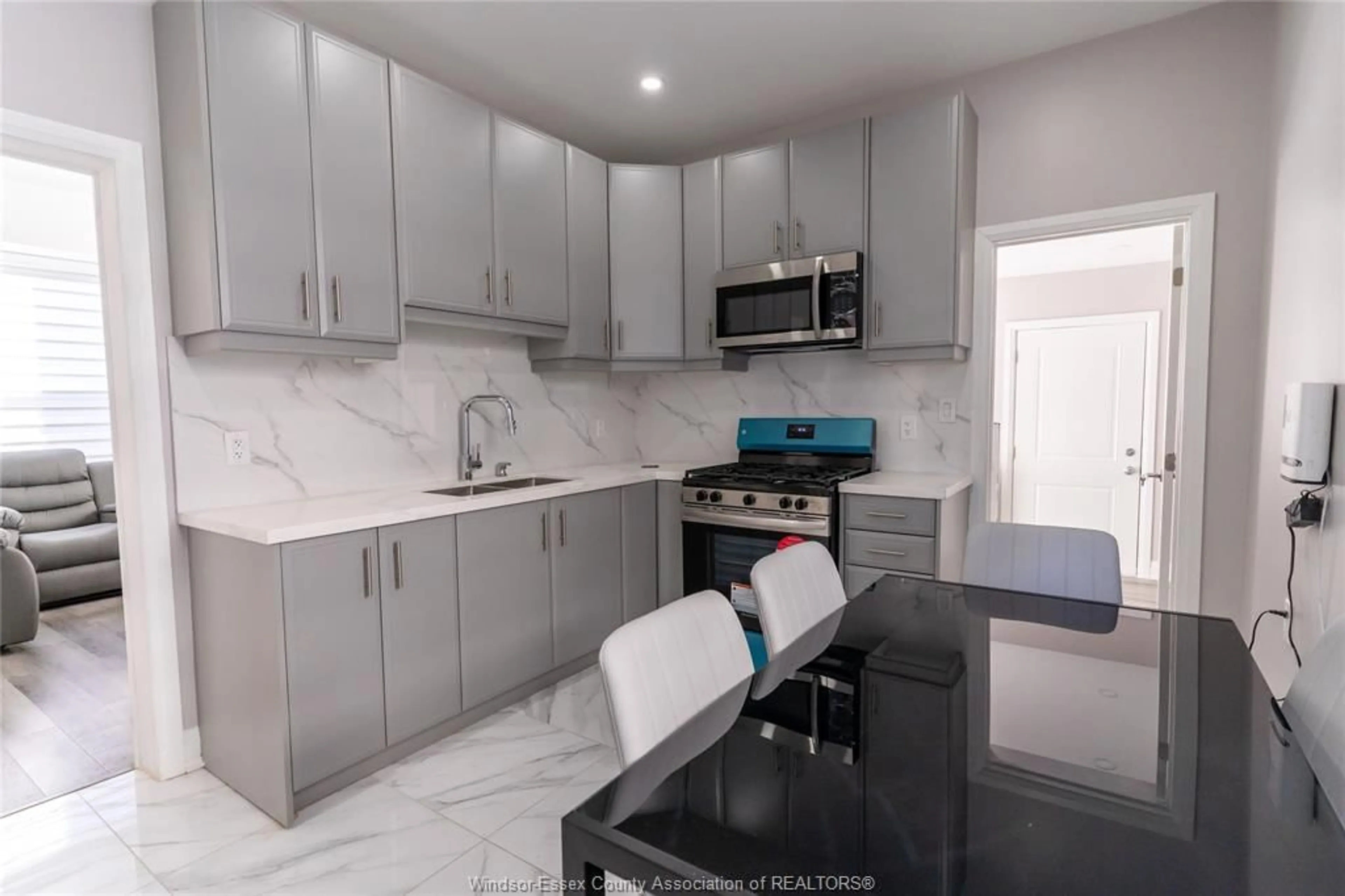 Unknown for 765 DOUGALL Ave, Windsor Ontario N9A 4P9