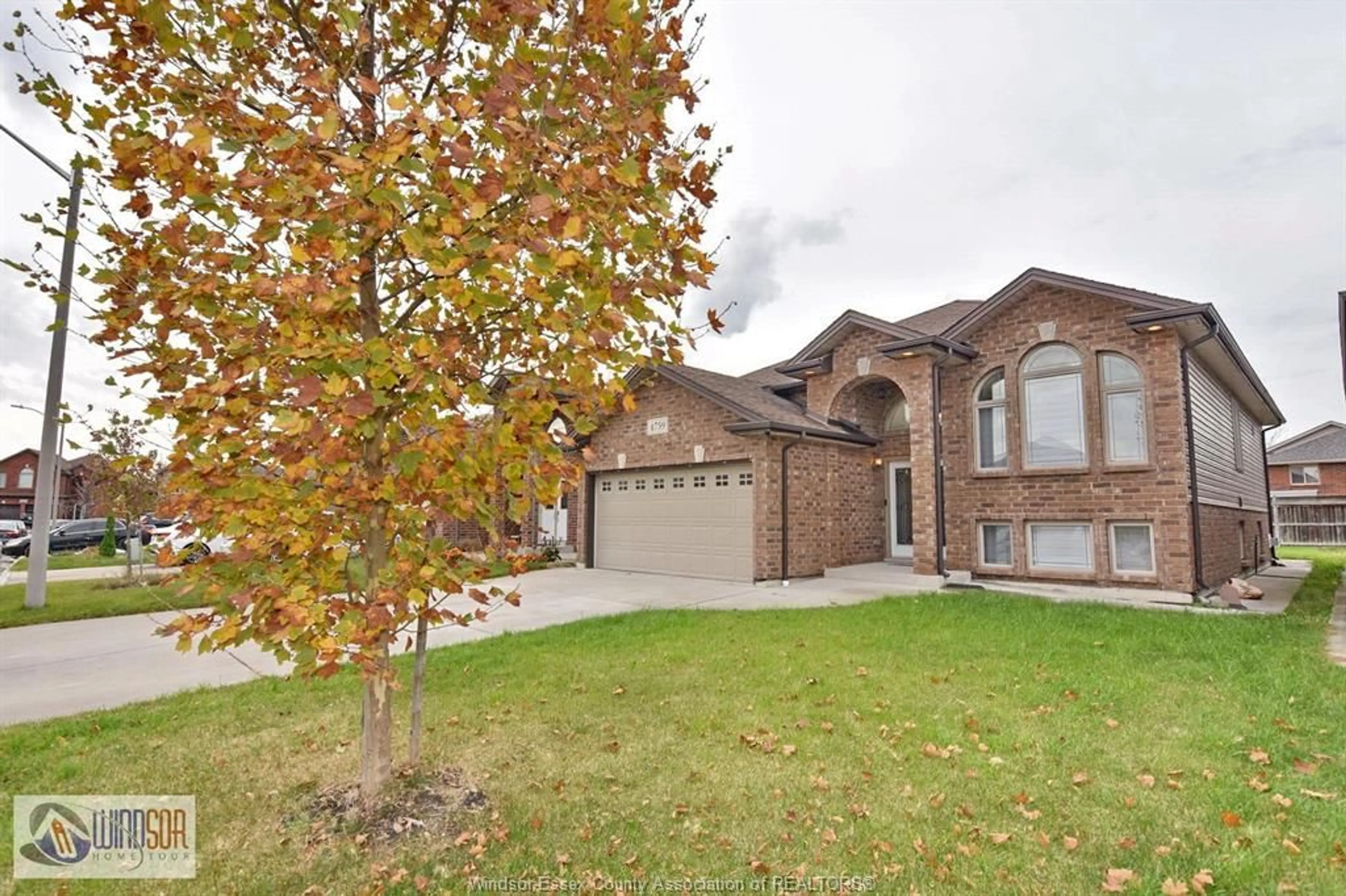 Home with brick exterior material, street for 4579 PERIWINKLE Cres, Windsor Ontario N9G 3G8