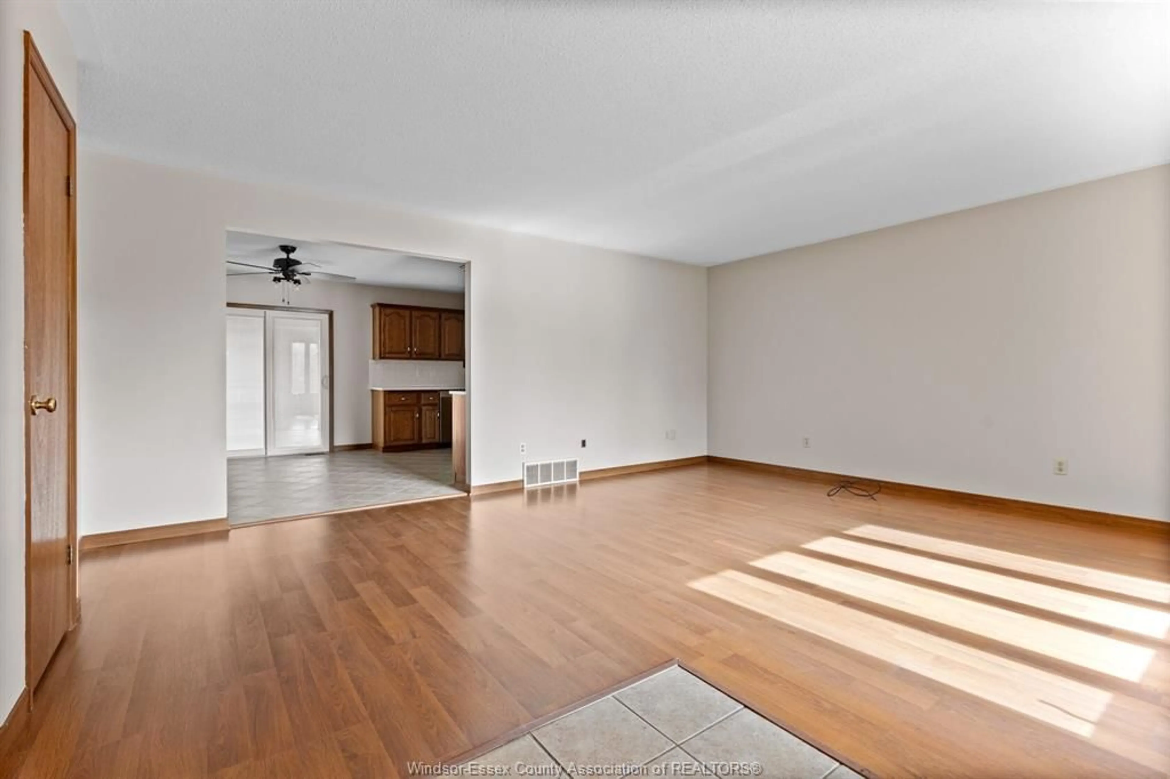 A pic of a room for 231 OAK St, Lakeshore Ontario N0R 1N0