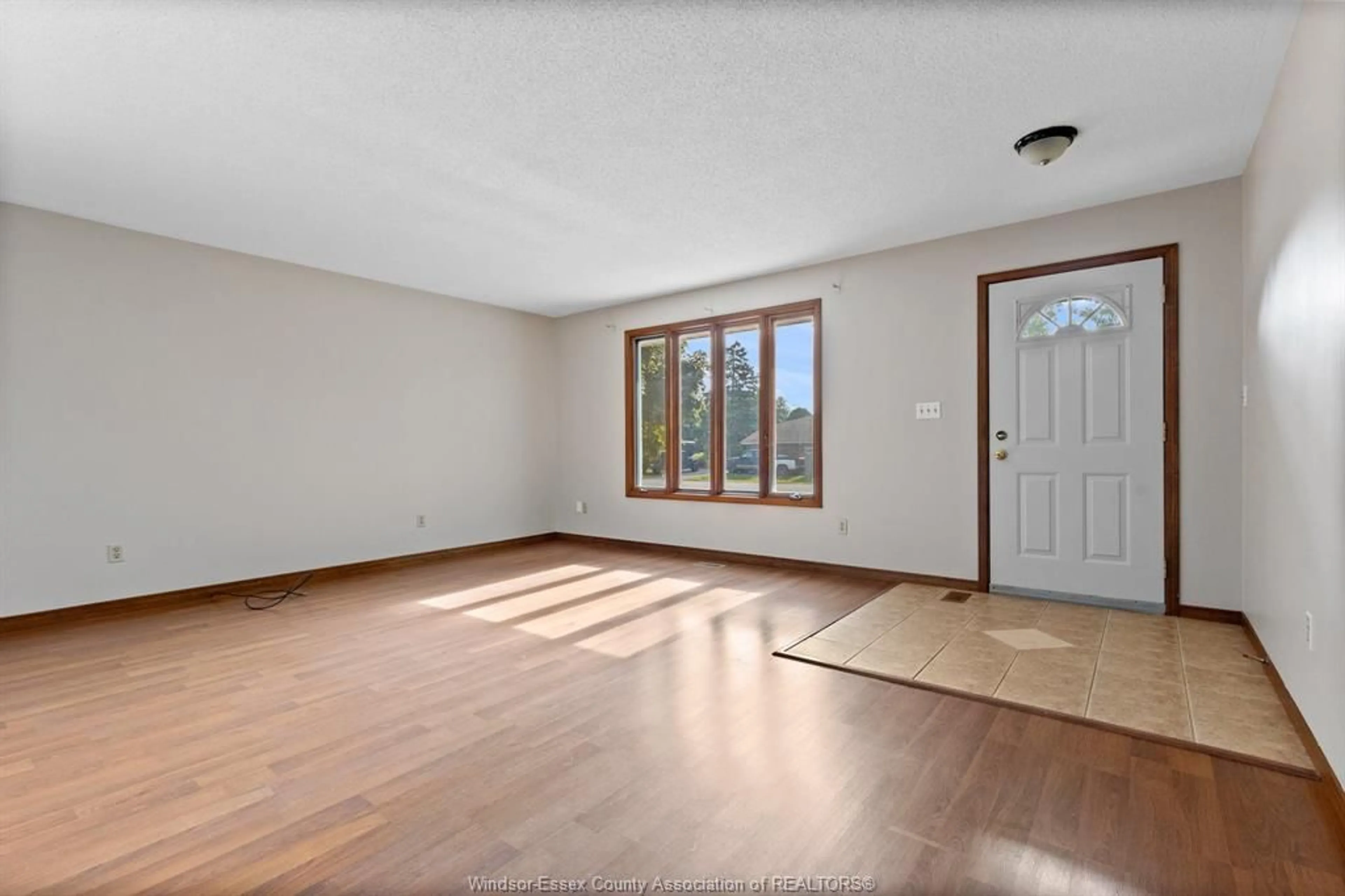 A pic of a room for 231 OAK St, Lakeshore Ontario N0R 1N0