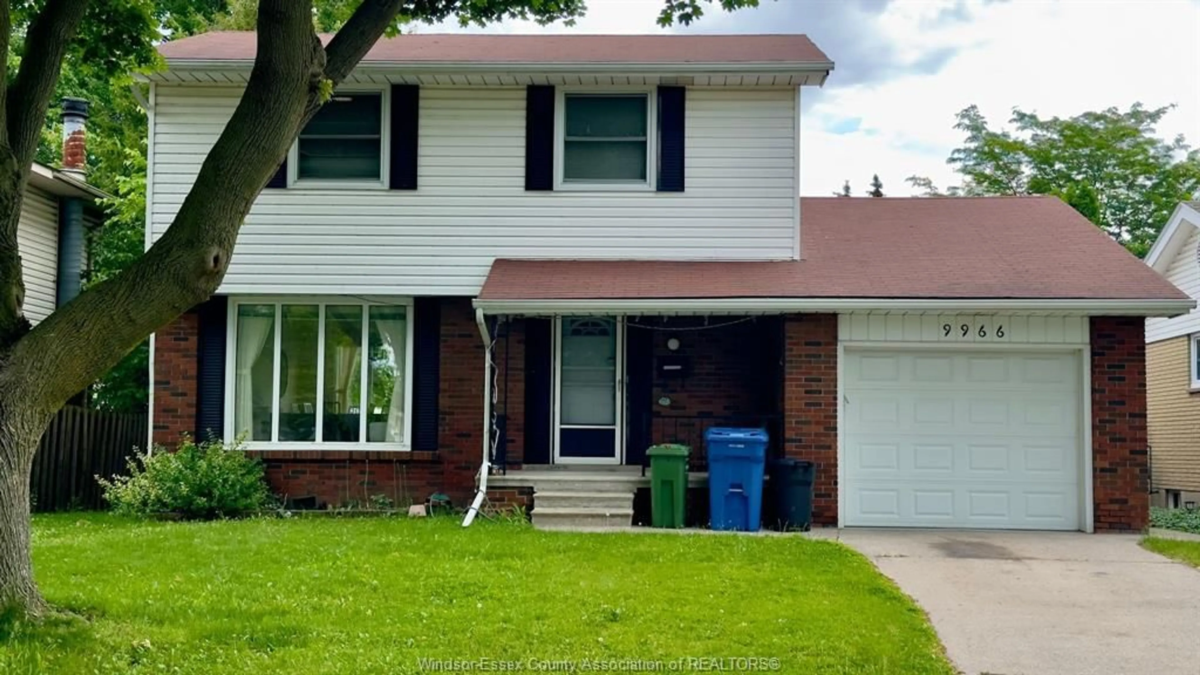 Home with vinyl exterior material, street for 9966 ASGARD, Windsor Ontario N8R 1E2