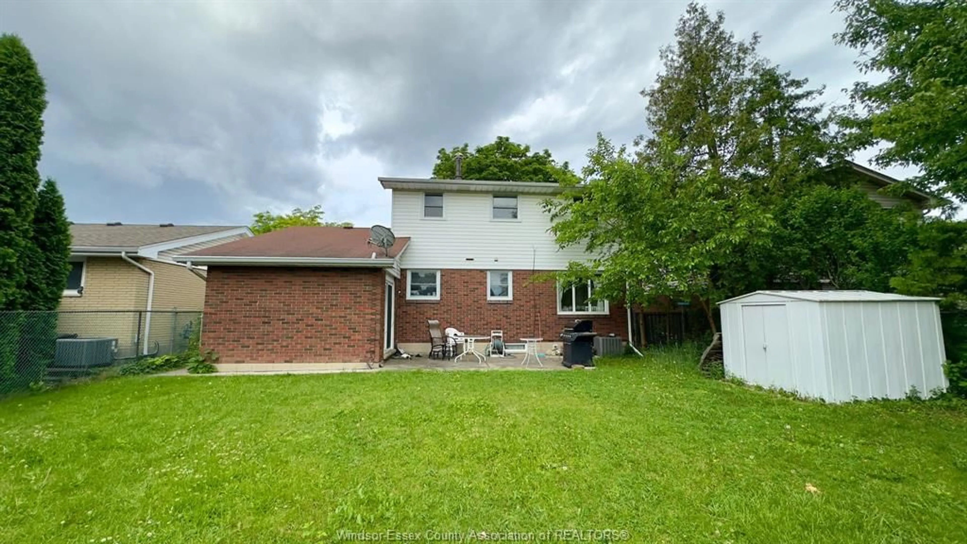 A pic from outside/outdoor area/front of a property/back of a property/a pic from drone, street for 9966 ASGARD, Windsor Ontario N8R 1E2