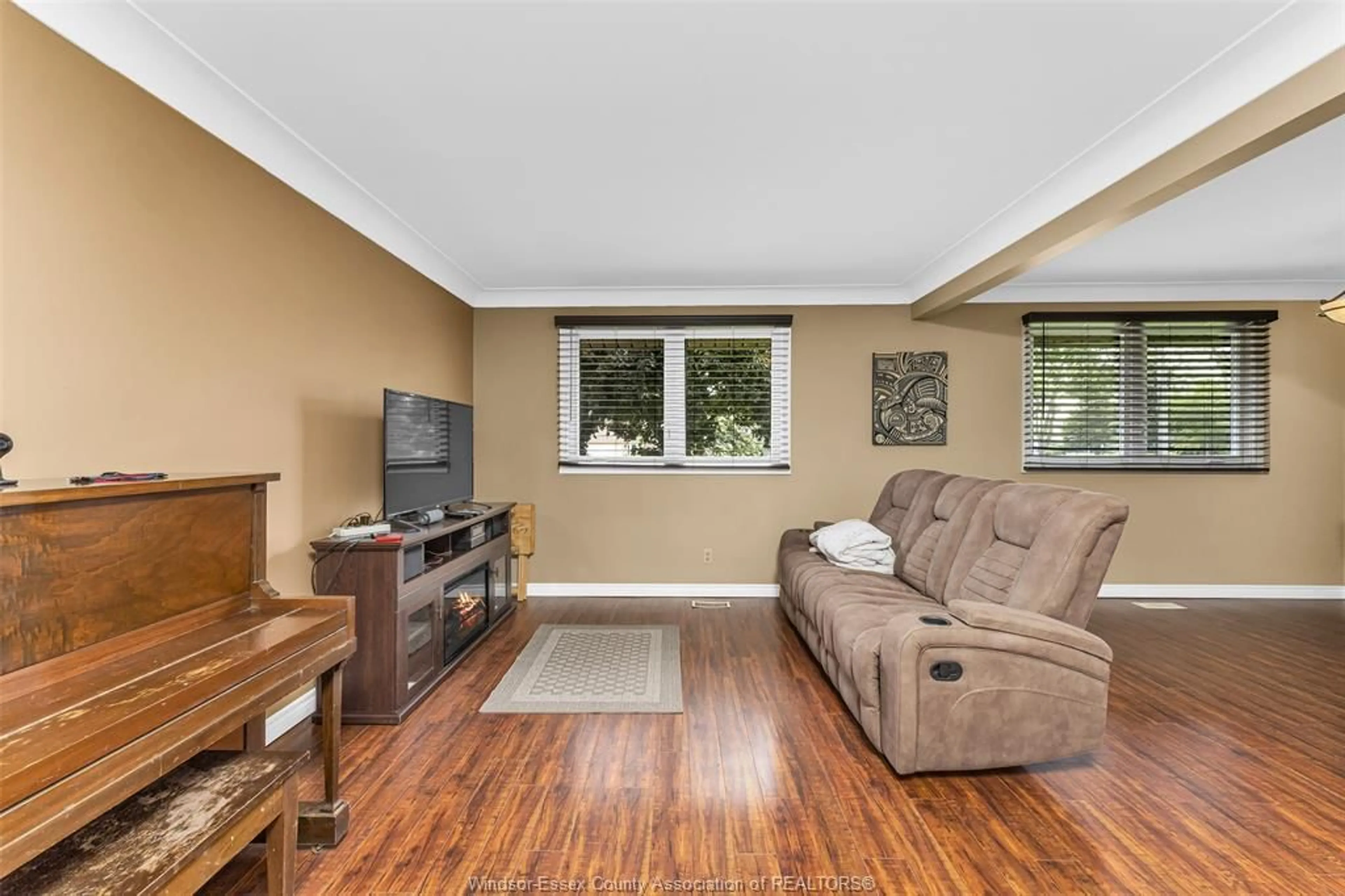 Living room with furniture, unknown for 7165 MALDEN Rd, LaSalle Ontario N9J 2T8