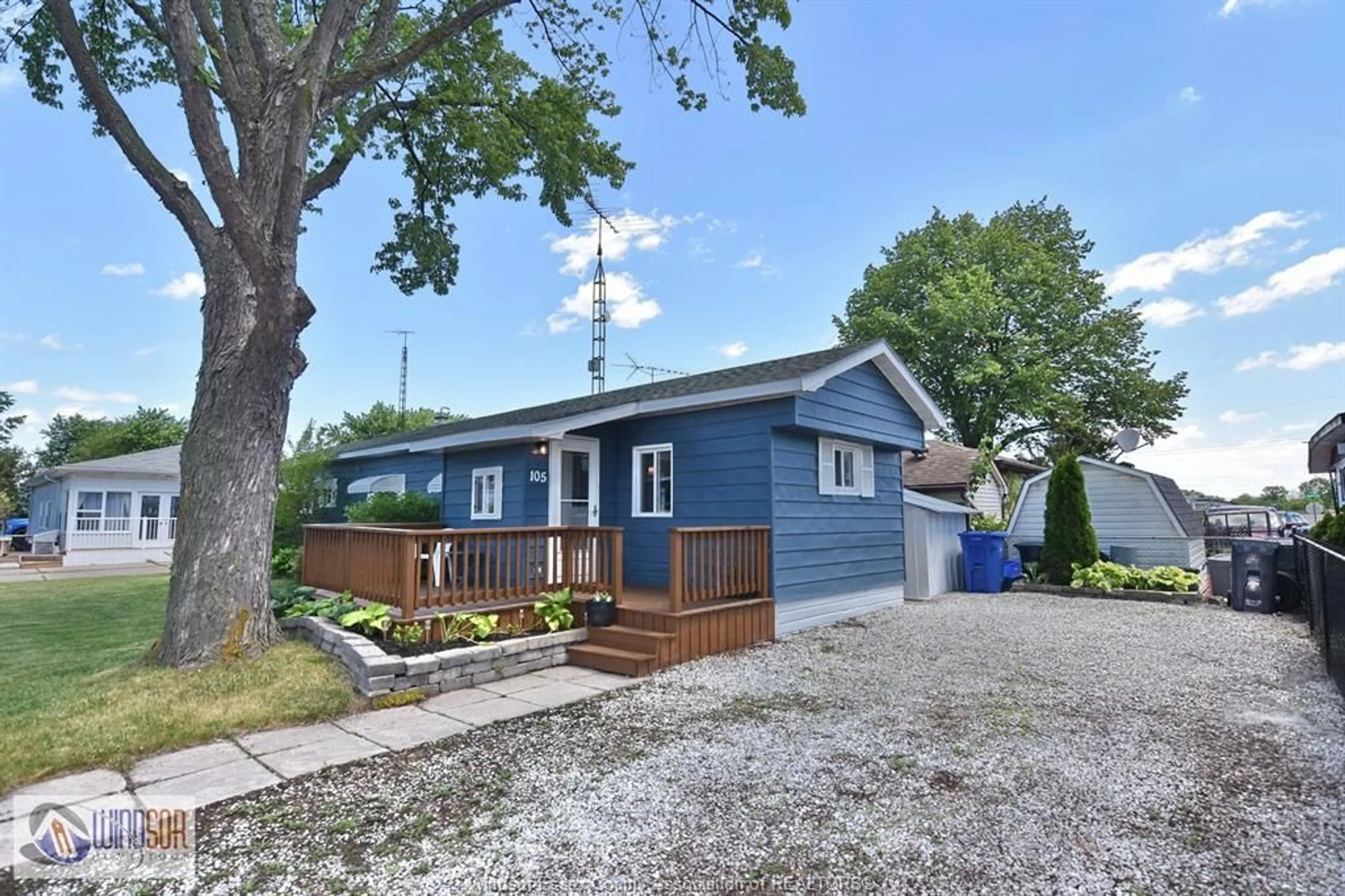 Unknown for 105 Brooks Blvd, Lakeshore Ontario N8N 2P7