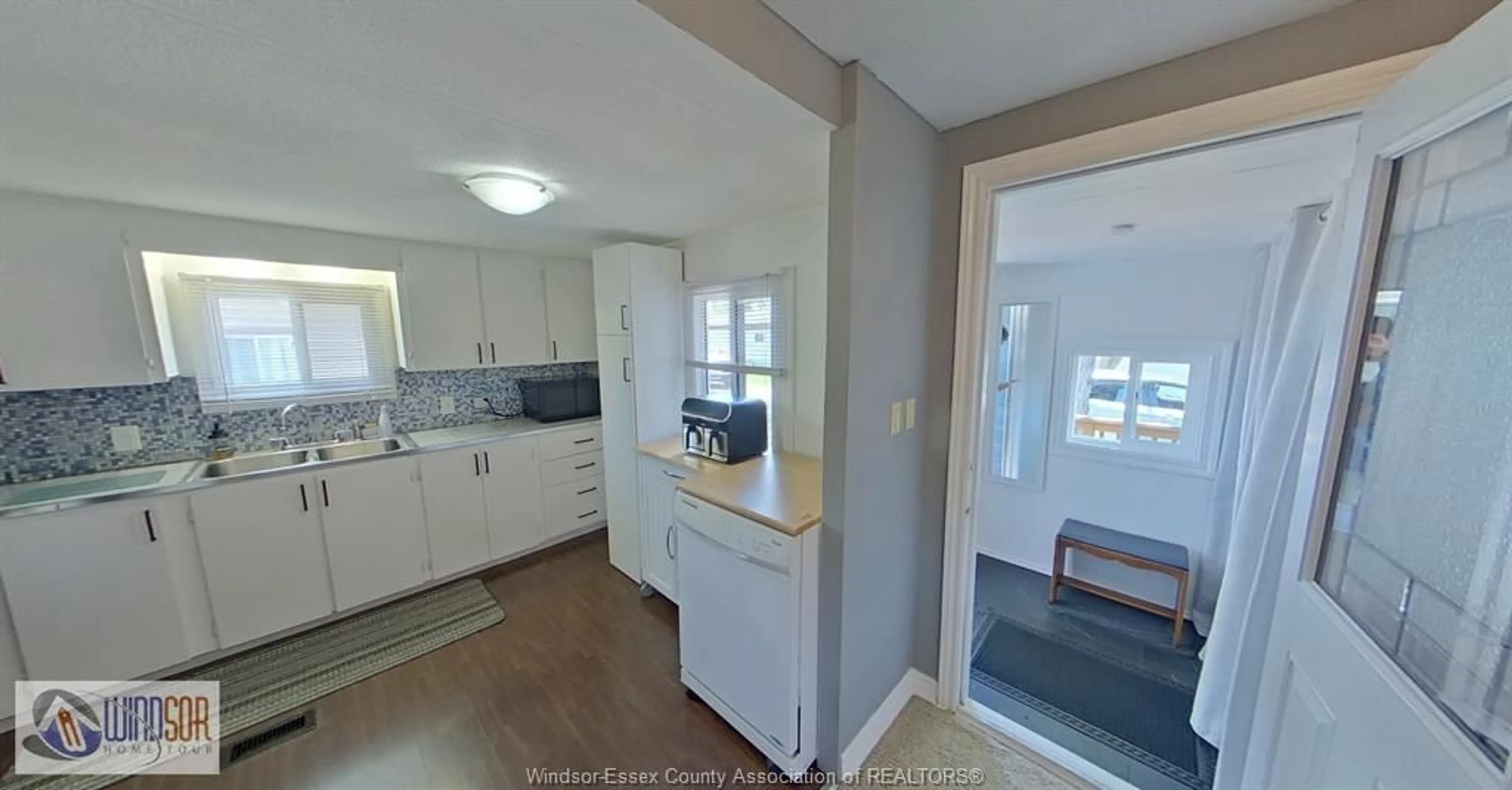 Open concept kitchen, ceramic/tile floor for 105 Brooks Blvd, Lakeshore Ontario N8N 2P7