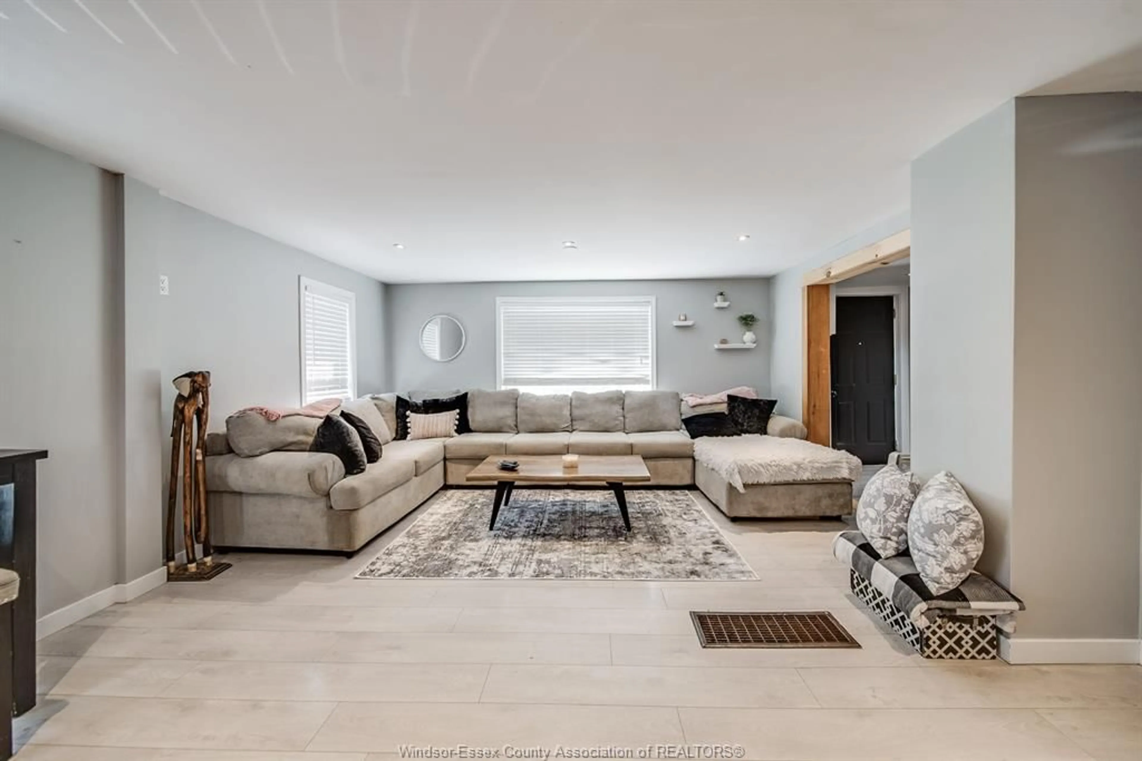 Living room with furniture, unknown for 31 FORHAN St, Wallaceburg Ontario N8A 3S4