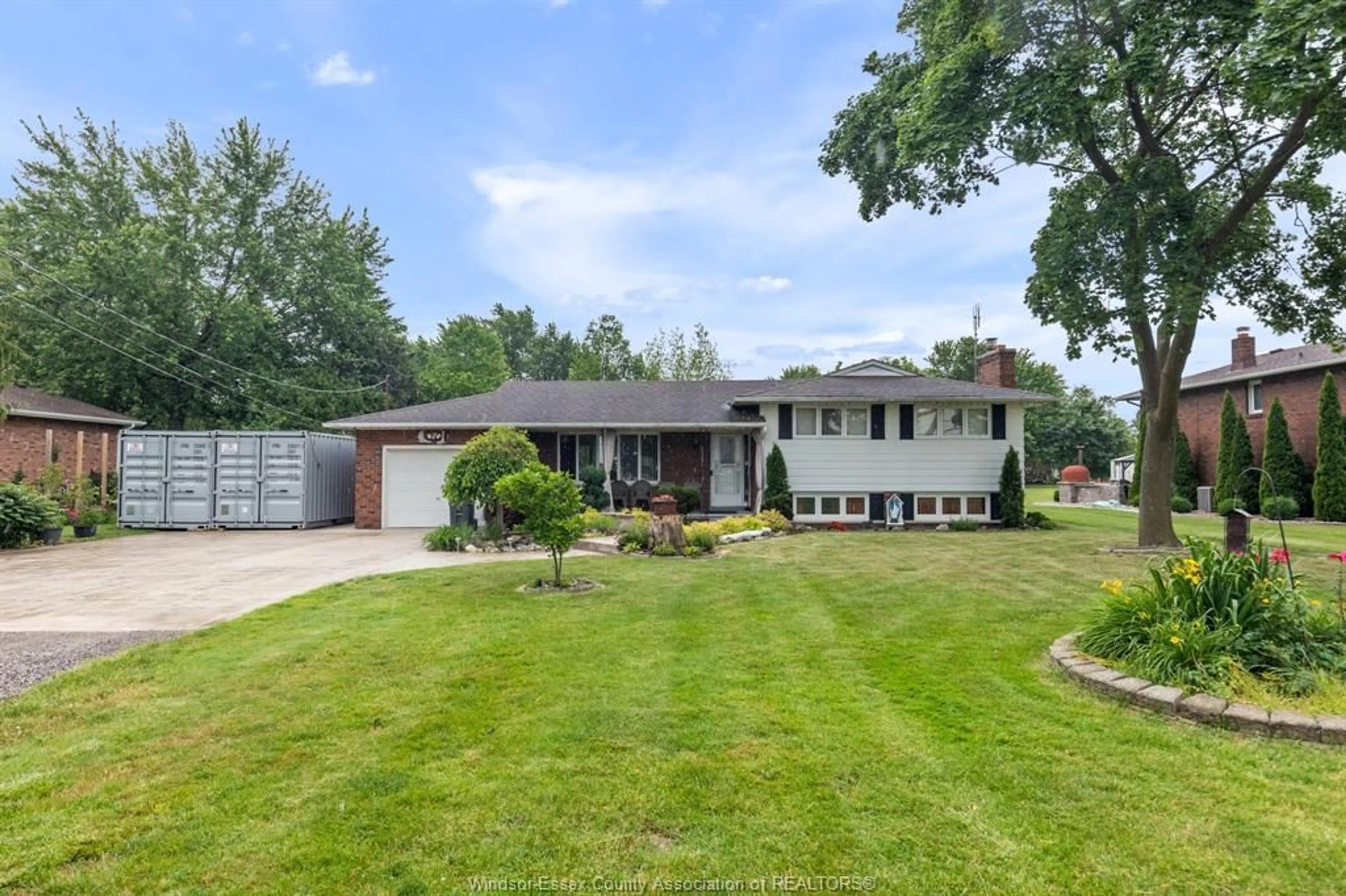 Unknown for 3325 BASELINE Rd, Windsor Ontario N9V 0A2