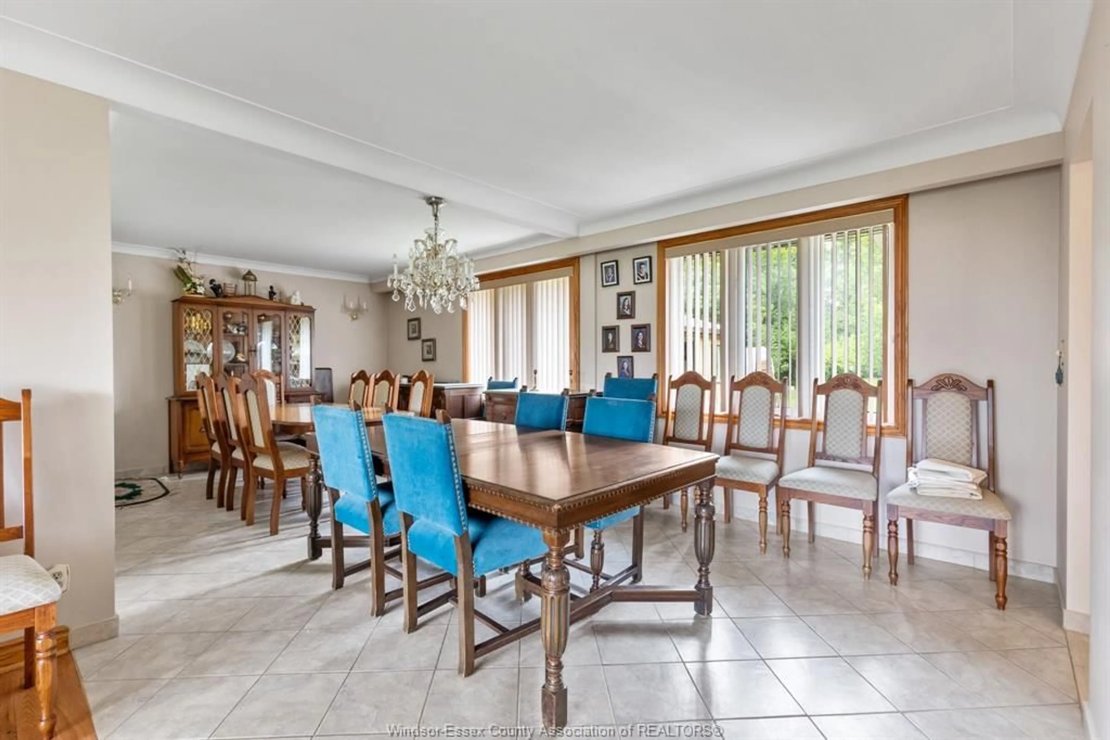 Dining room, ceramic/tile floor for 3325 BASELINE Rd, Windsor Ontario N9V 0A2