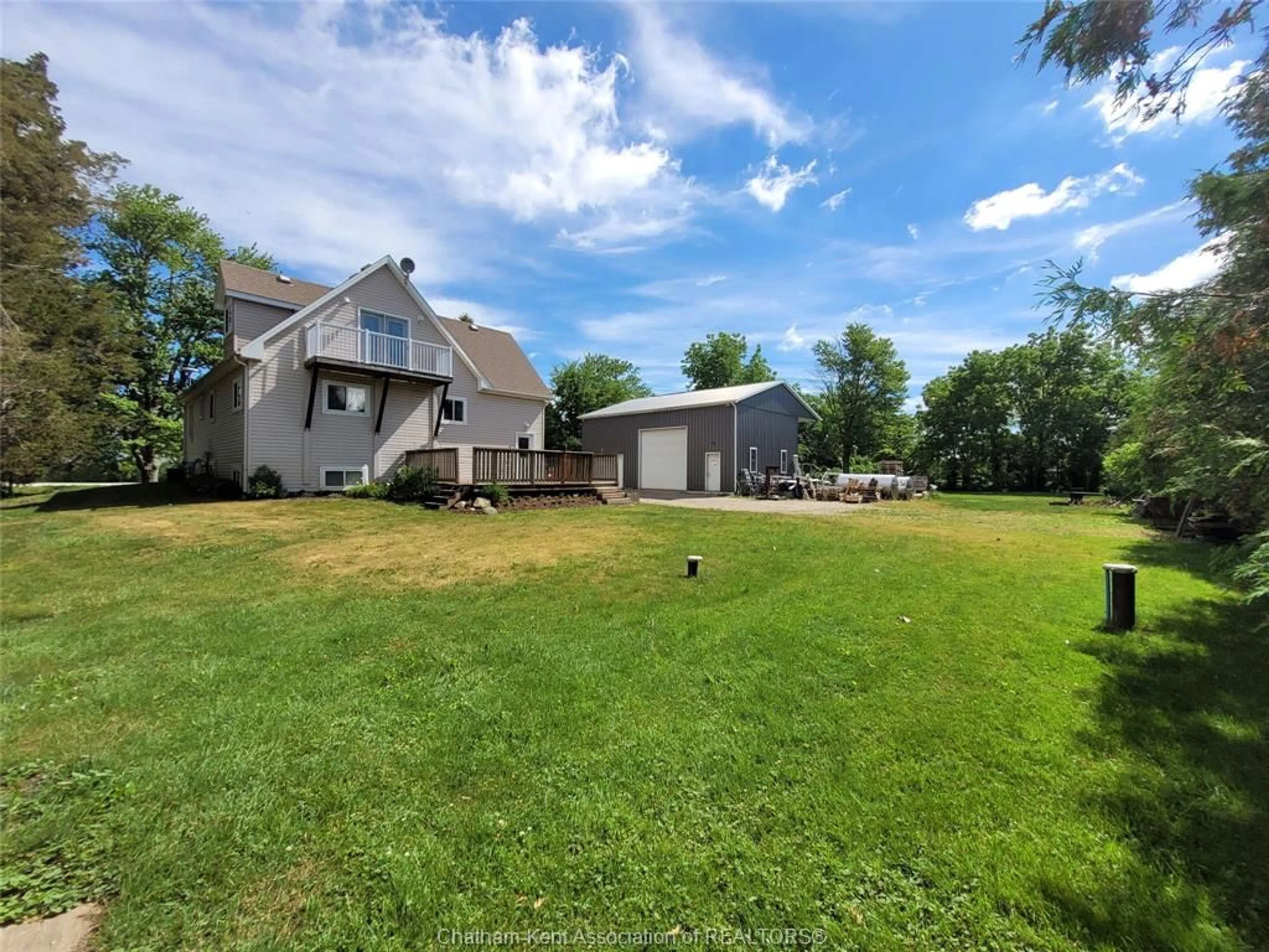 A pic from outside/outdoor area/front of a property/back of a property/a pic from drone, water/lake/river/ocean view for 410E CONCESSION Rd. 8 Rd, Kingsville Ontario N0P 2G0
