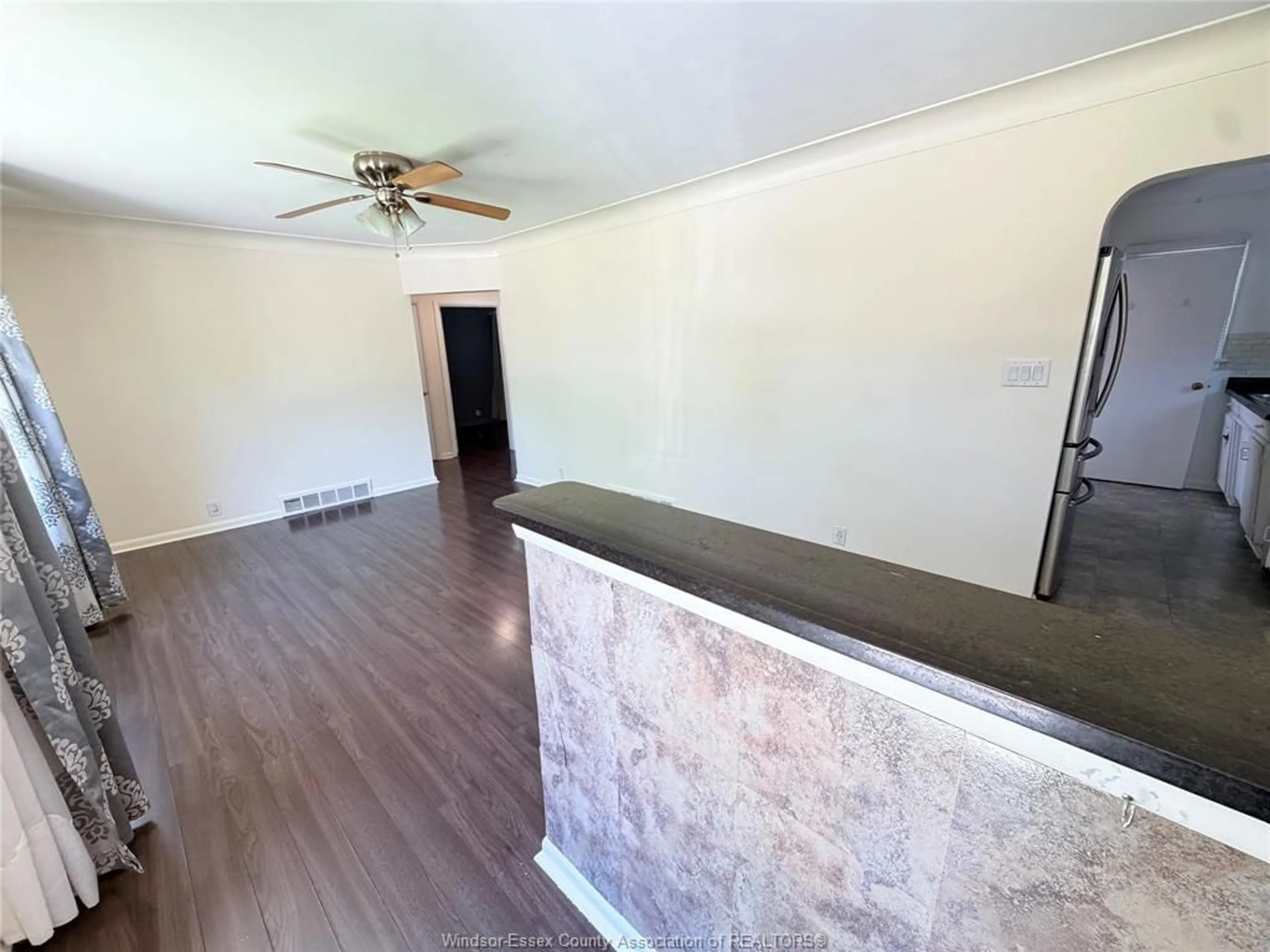 A pic of a room for 3825 POPLAR, Windsor Ontario N9C 2E2