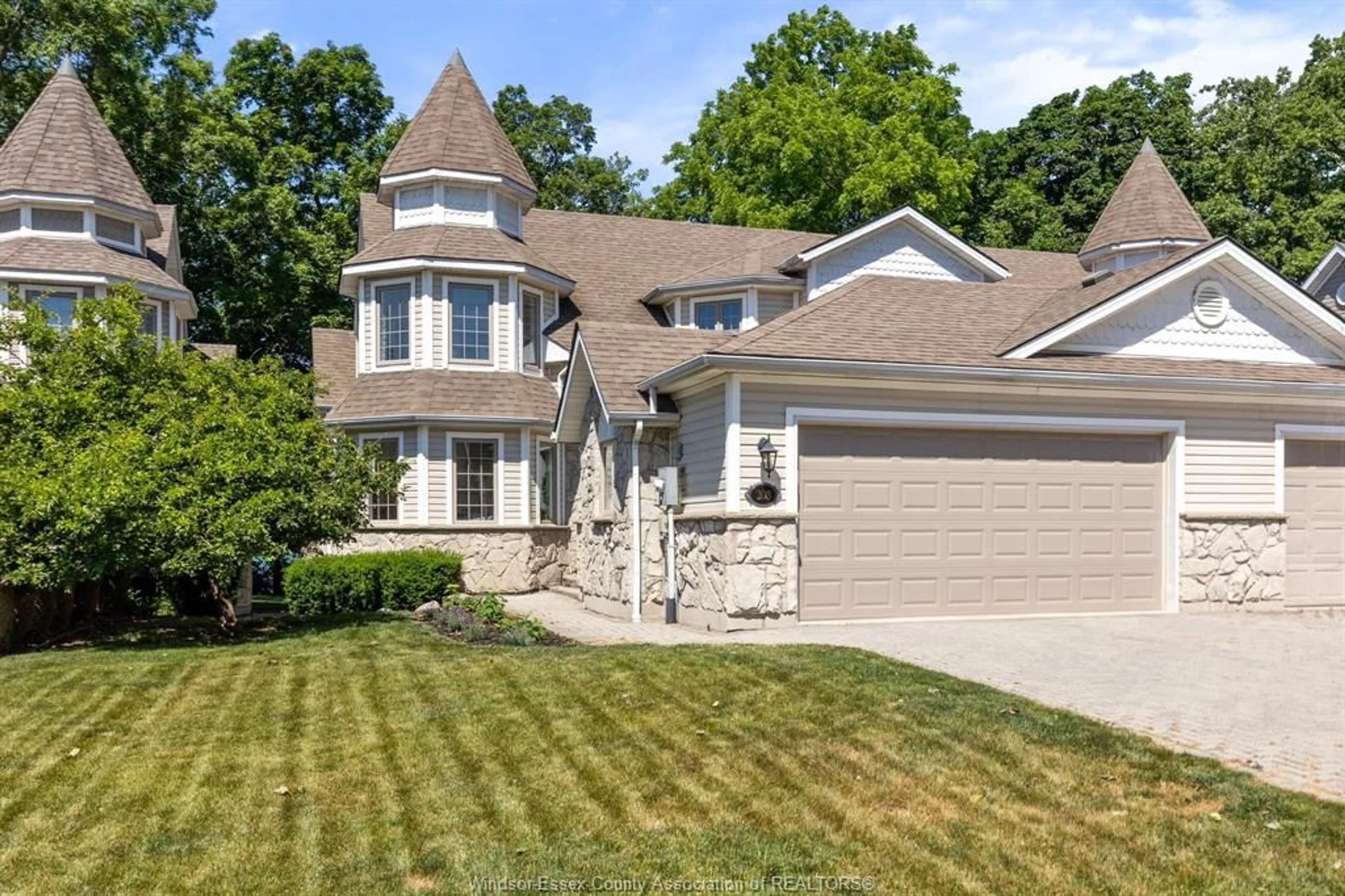 Home with brick exterior material, street for 208 CRYSTAL BAY Dr, Amherstburg Ontario N9V 4A6