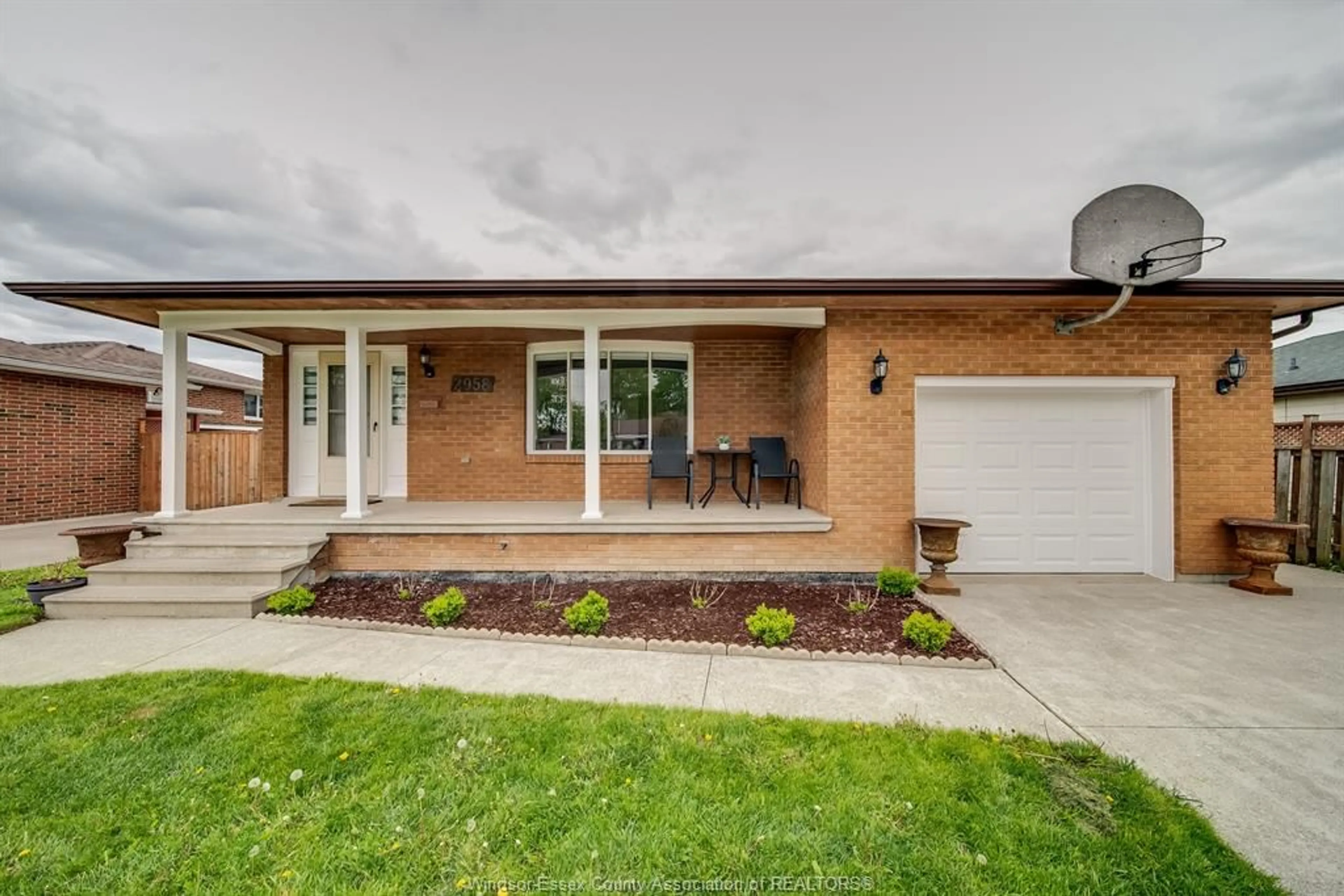 Home with brick exterior material, street for 2958 LLOYD GEORGE Blvd, Windsor Ontario N8T 2V1