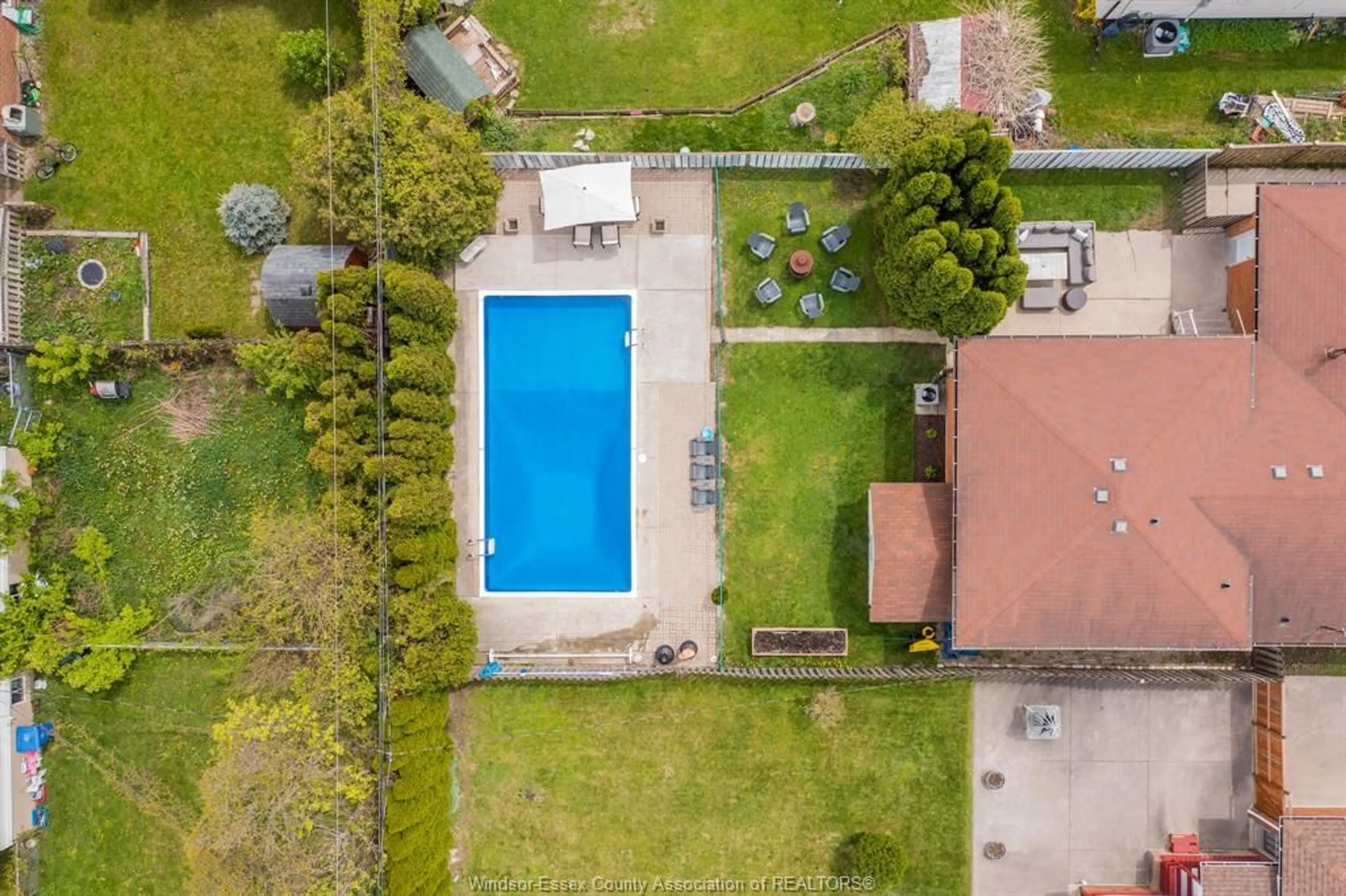 Pool for 2958 LLOYD GEORGE Blvd, Windsor Ontario N8T 2V1