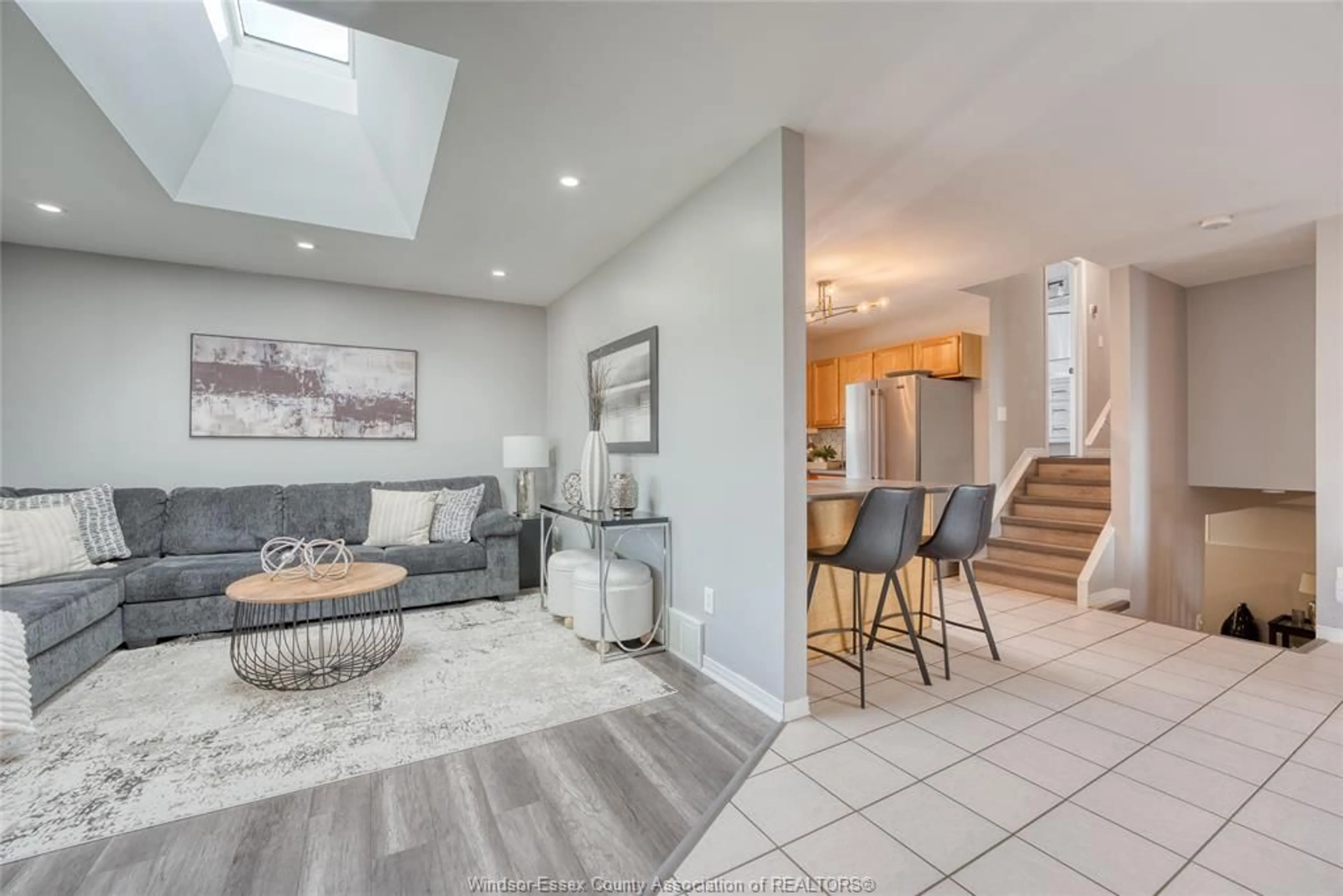 Unknown for 4570 THERESA Pl, Windsor Ontario N8T 3M8