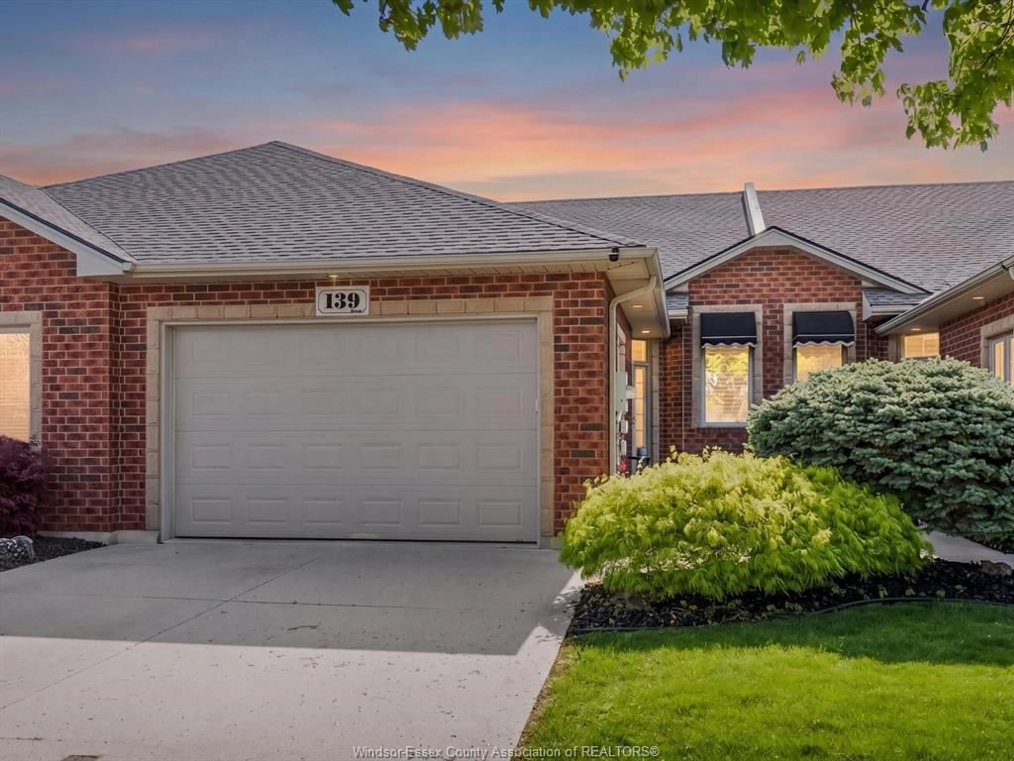 Home with brick exterior material, street for 139 Woodycrest Ave, Kingsville Ontario N9Y 4G3