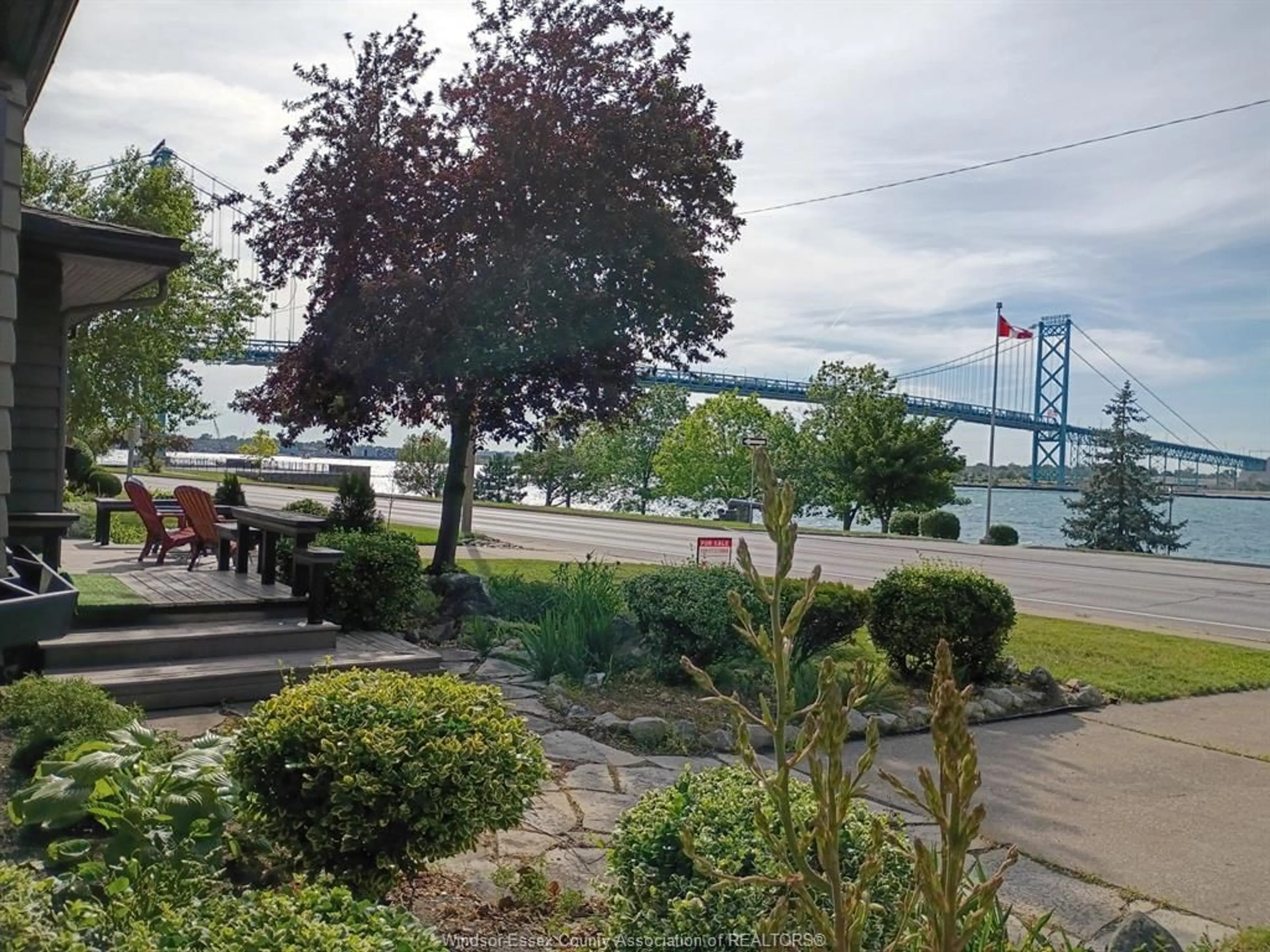 Patio, water/lake/river/ocean view for 2437 RIVERSIDE Dr, Windsor Ontario N9B 1B2