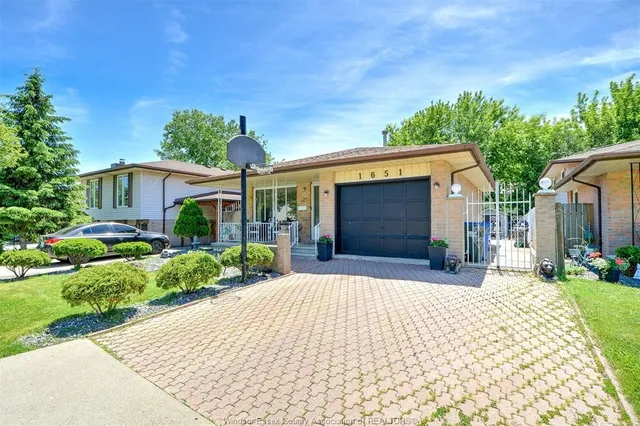 1651 COURTLAND, Windsor 3