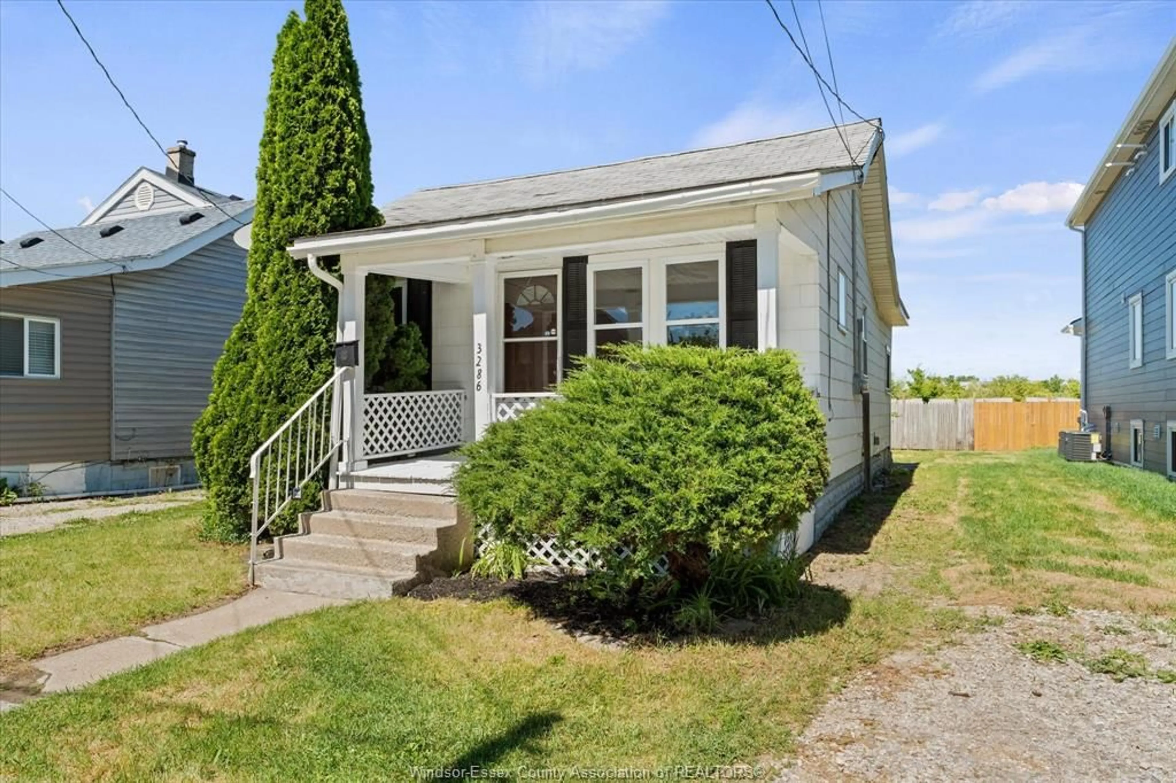 Home with vinyl exterior material, street for 3286 RIBERDY Rd, Windsor Ontario N8W 3T9