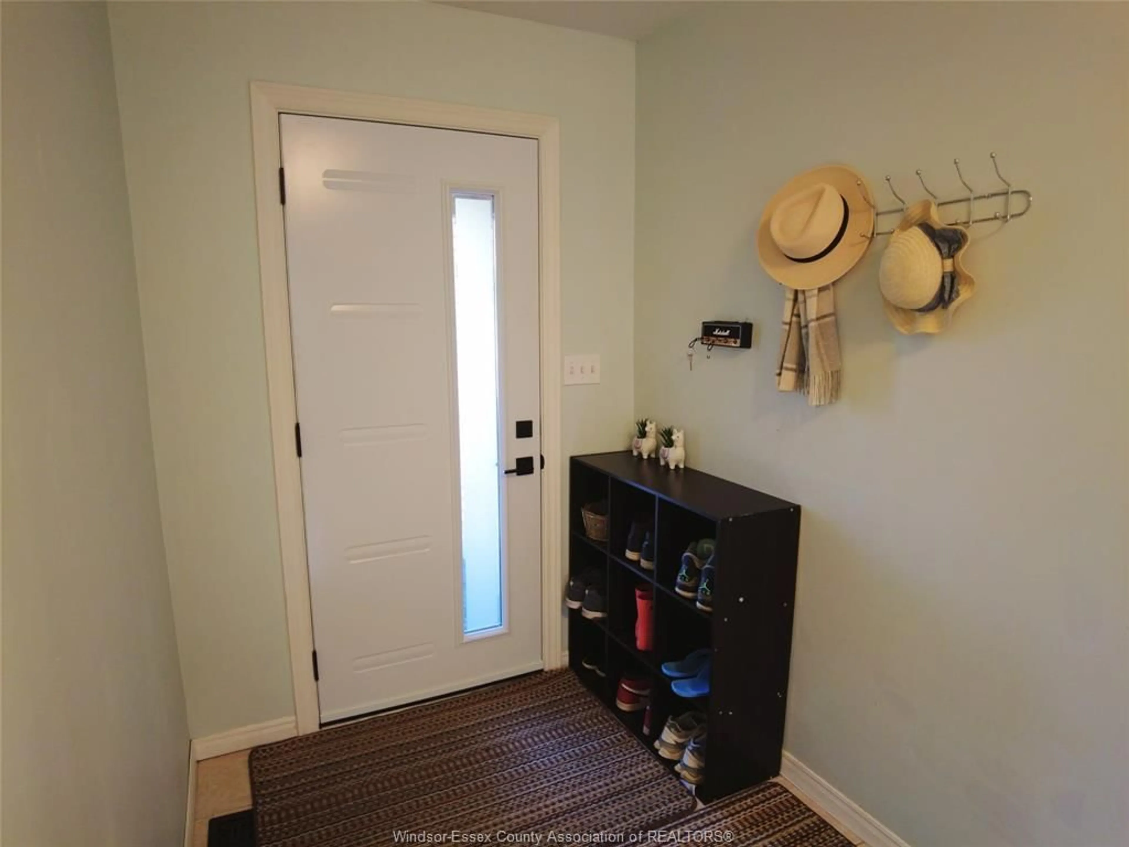 Indoor entryway for 2847 MANGIN Cres, Windsor Ontario N9E 4K7
