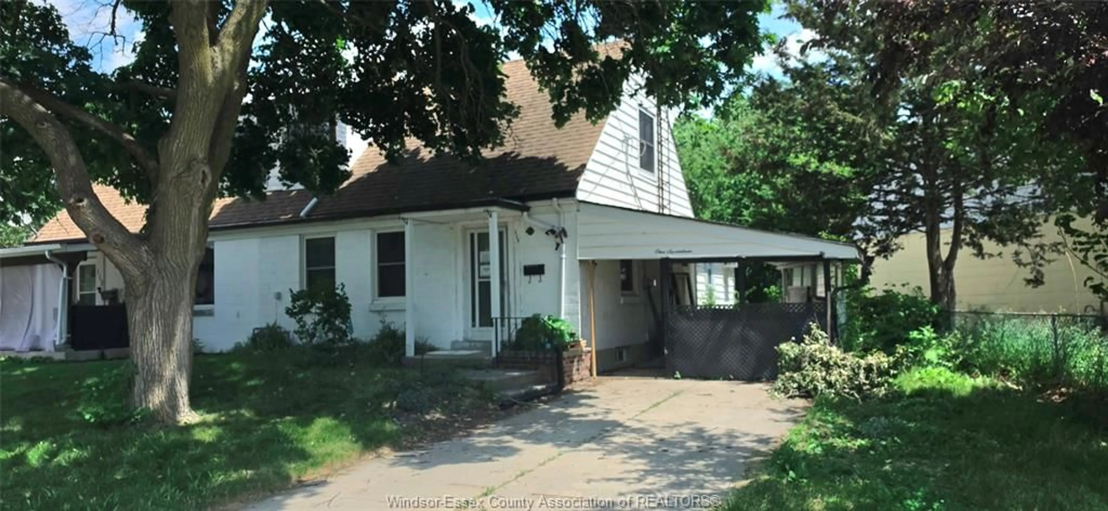 Home with vinyl exterior material, street for 117 MCGUIGAN Ave, Chatham Ontario N7M 2S8