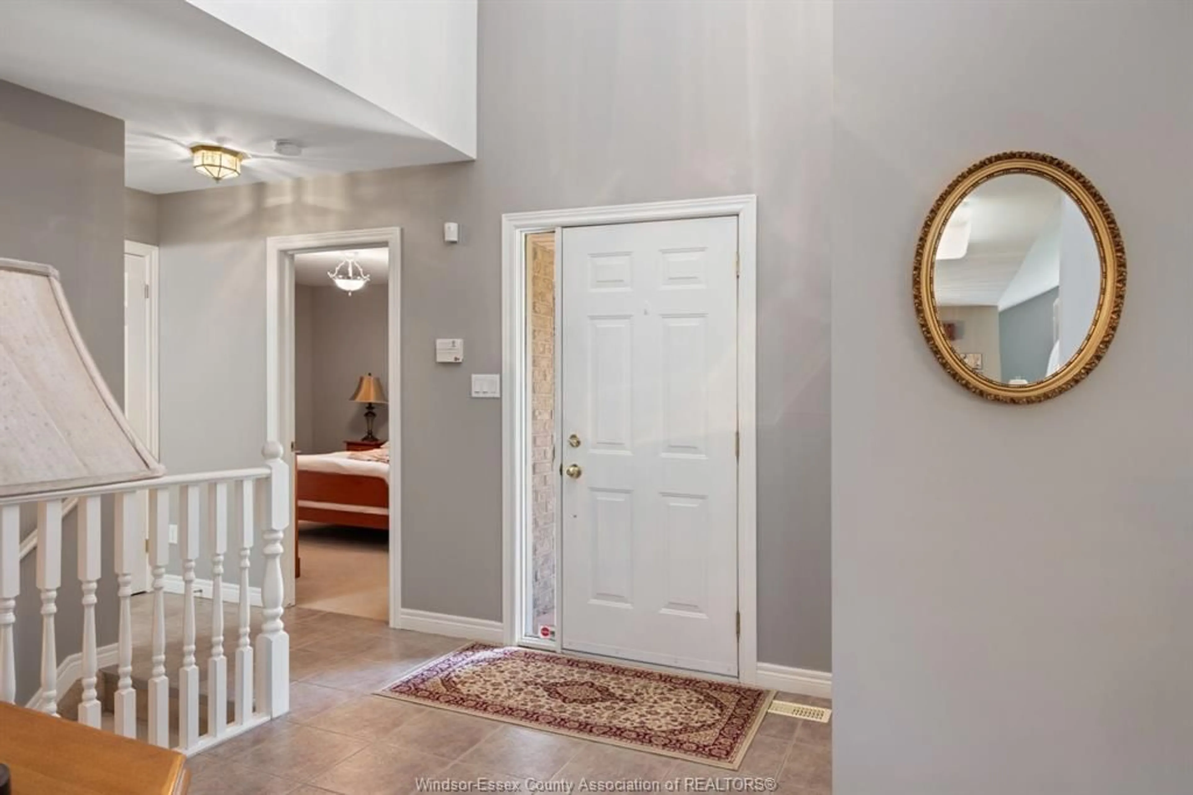 Indoor entryway for 1391 IMPERIAL, Windsor Ontario N9G 2T6