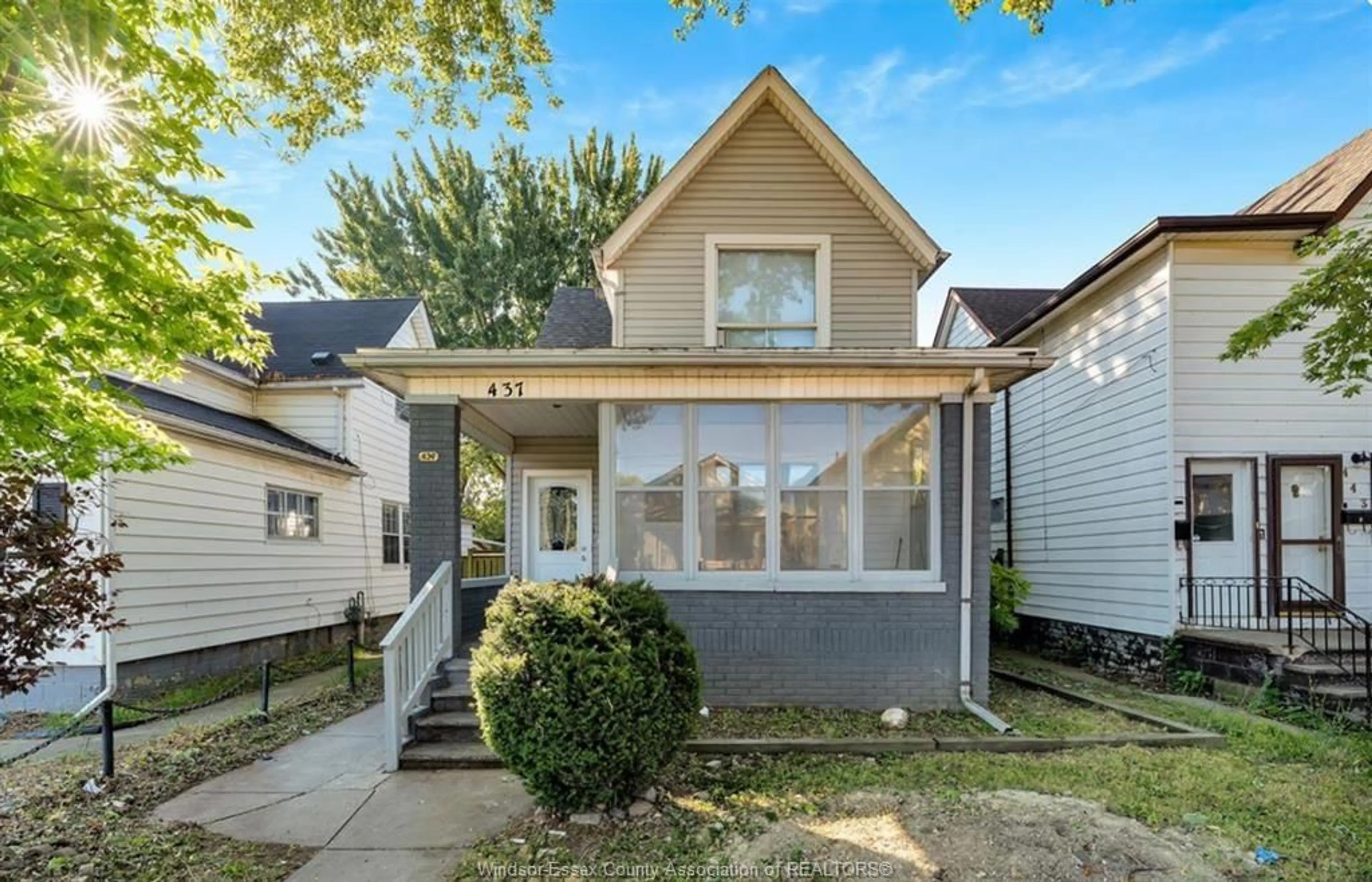 Home with vinyl exterior material, street for 437 KARL Pl, Windsor Ontario N9A 5W2